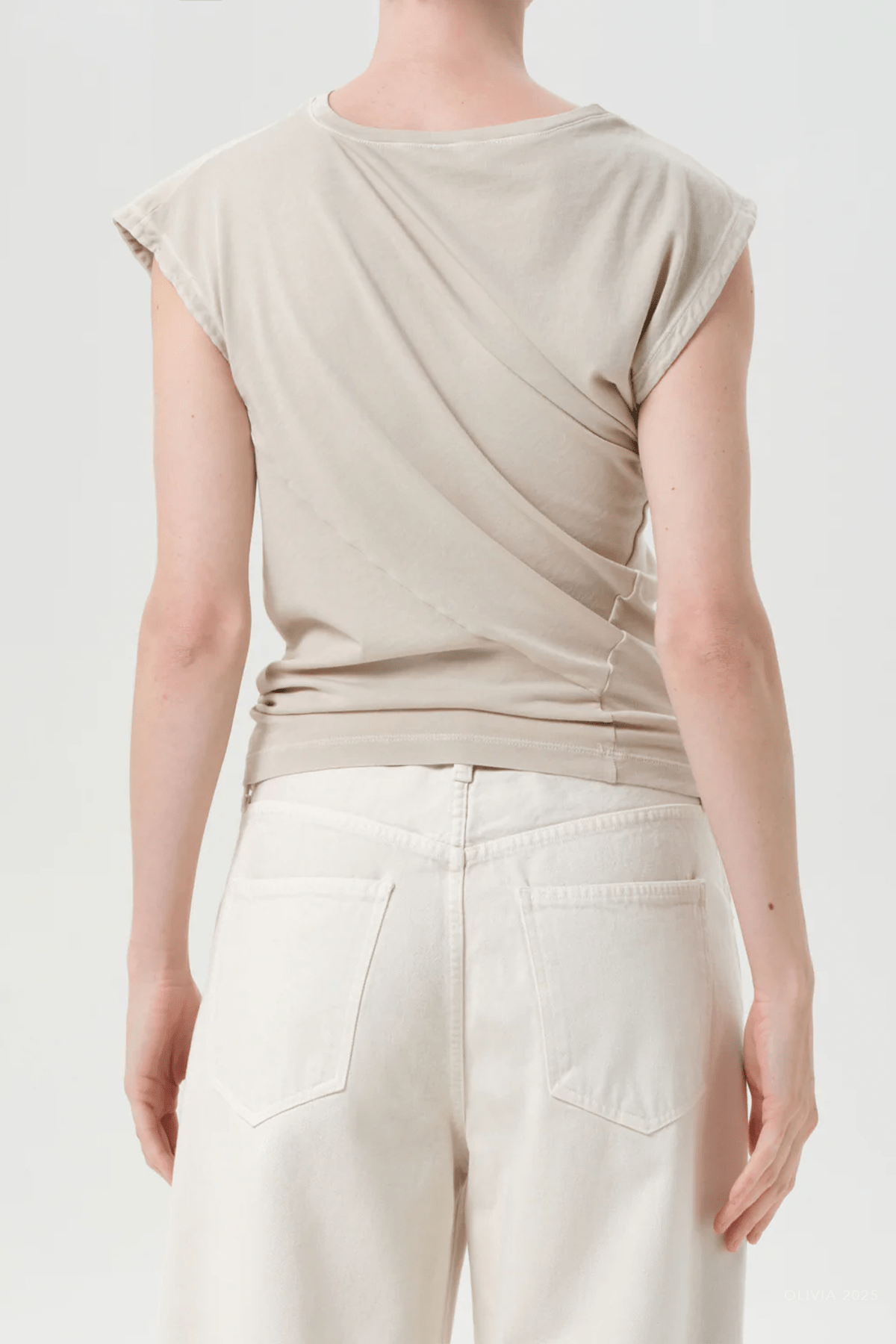 Beth Tee in Rice Grass - shop - olivia.com