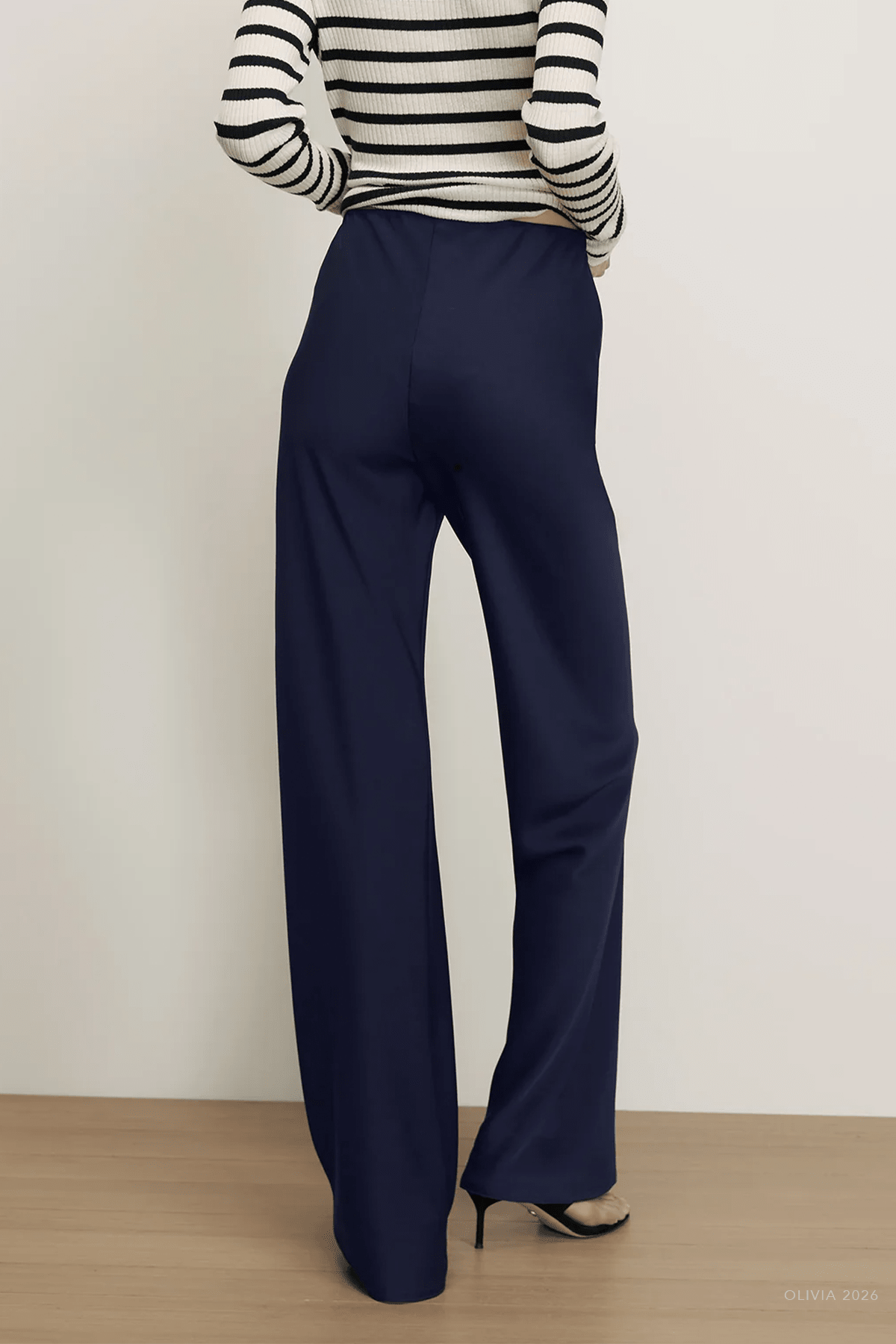 Braddock Wide-Leg Pant in Navy - shop-olivia.com