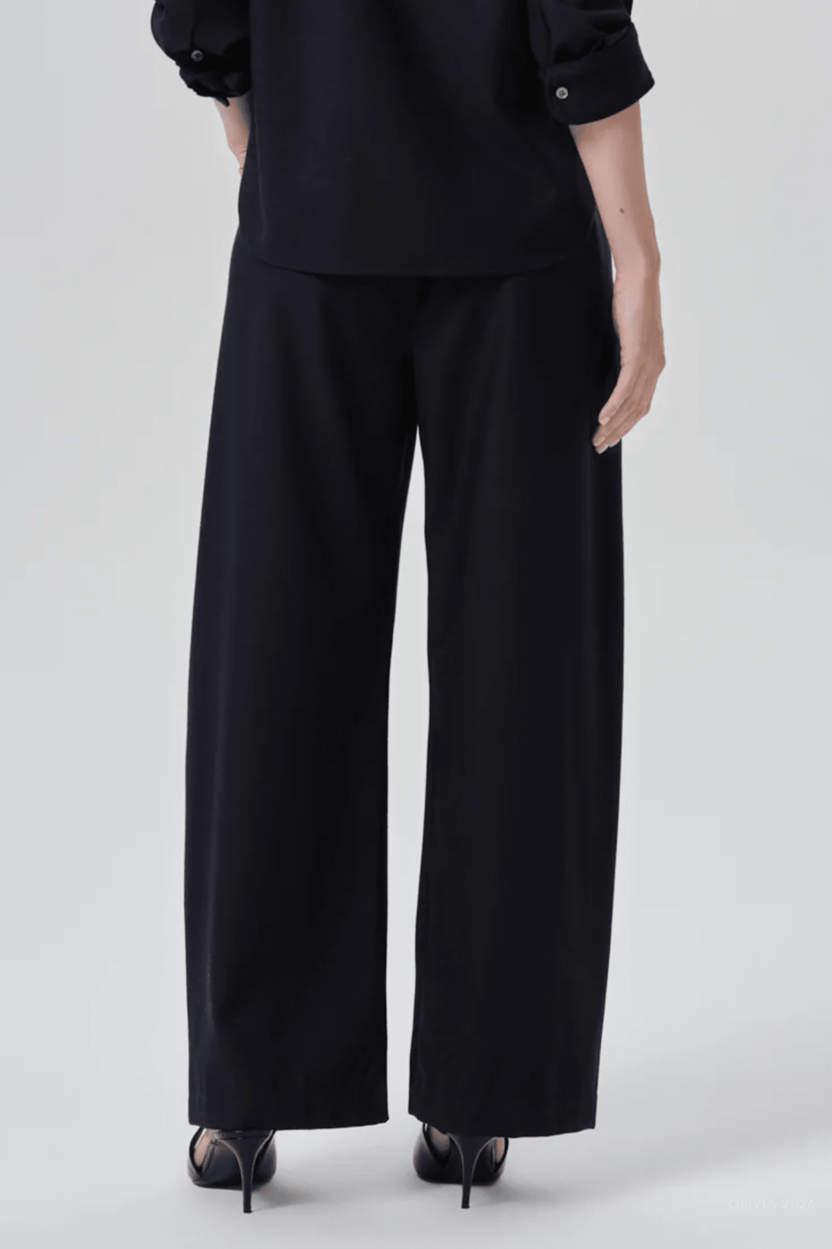 Brynn Drawstring Italian Virgin Wool Trouser in Navy - shop-olivia.com