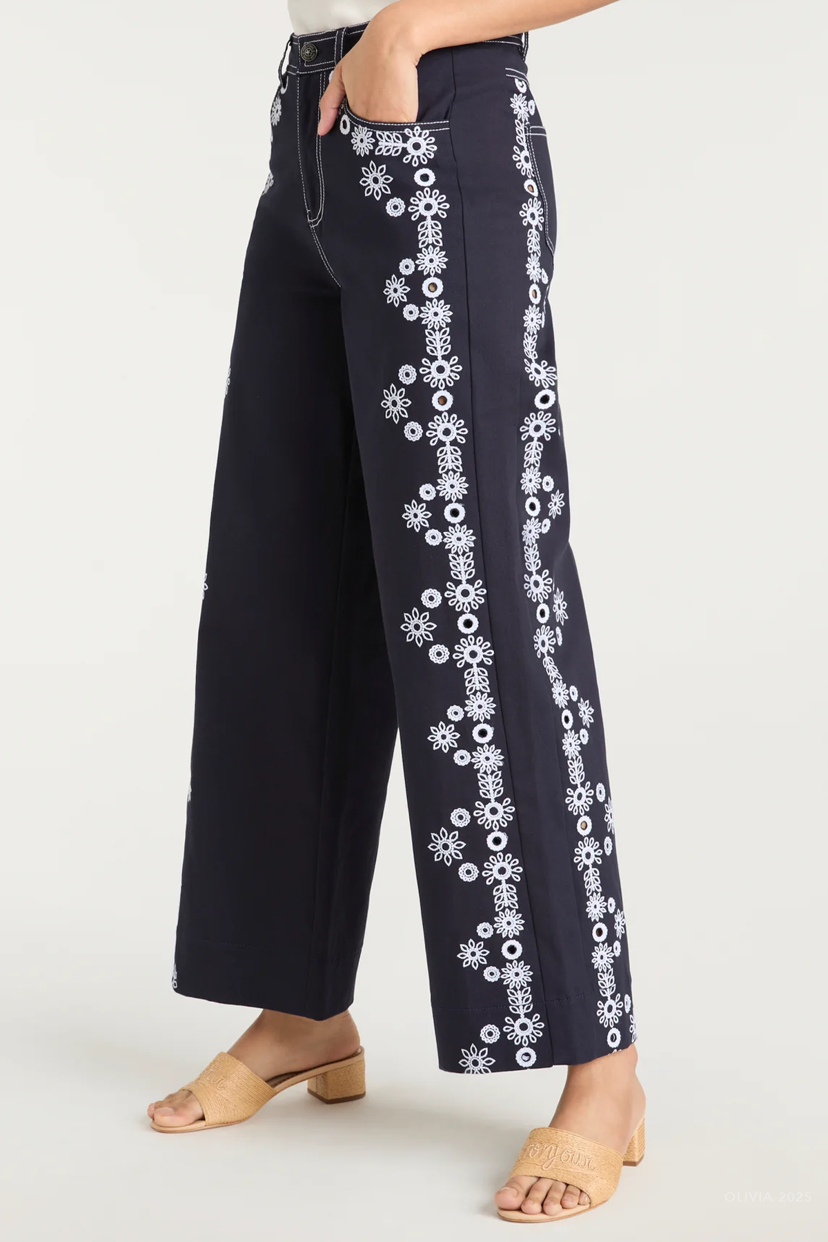Mazie Eyelet Betsy Pant in Navy White