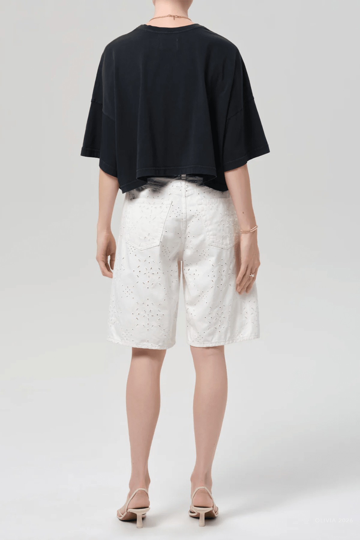 Court Short in Blanc - shop - olivia.com
