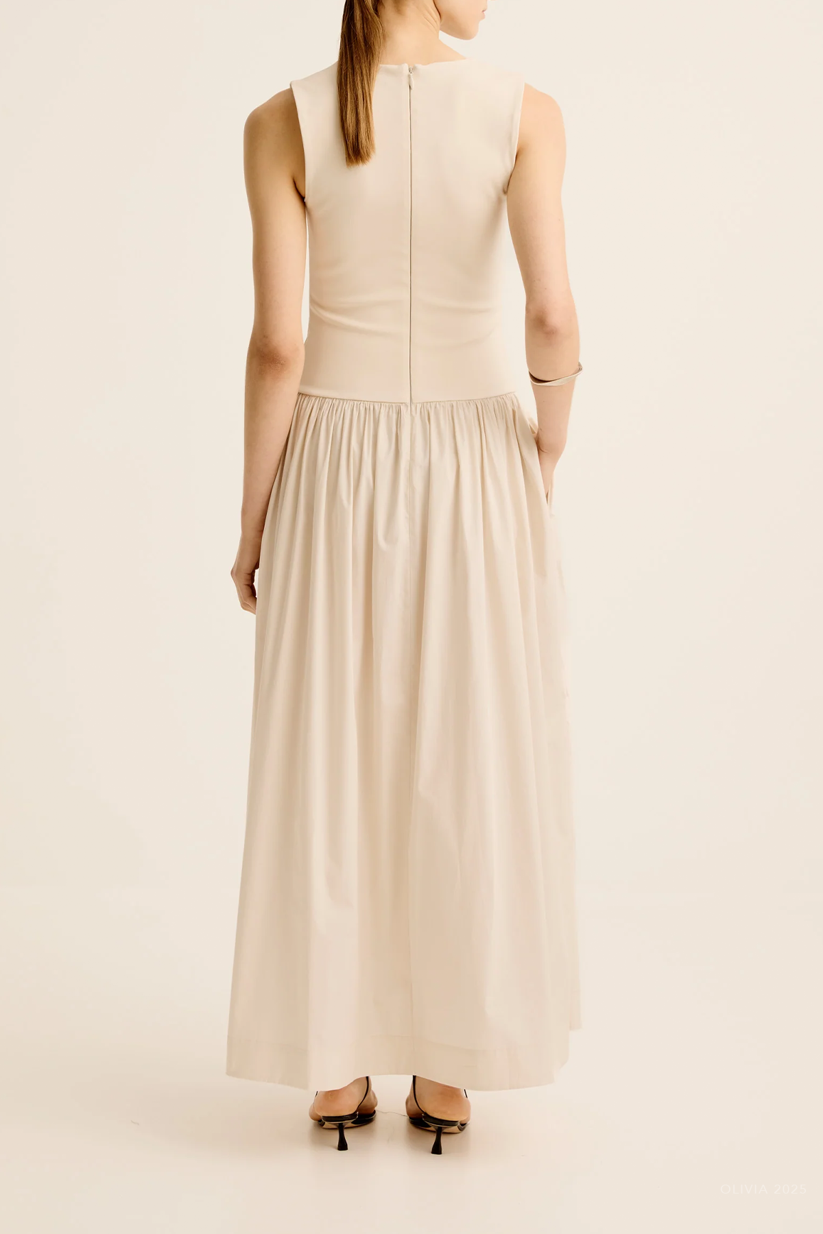 V-Neck Cotton Dress in Crema