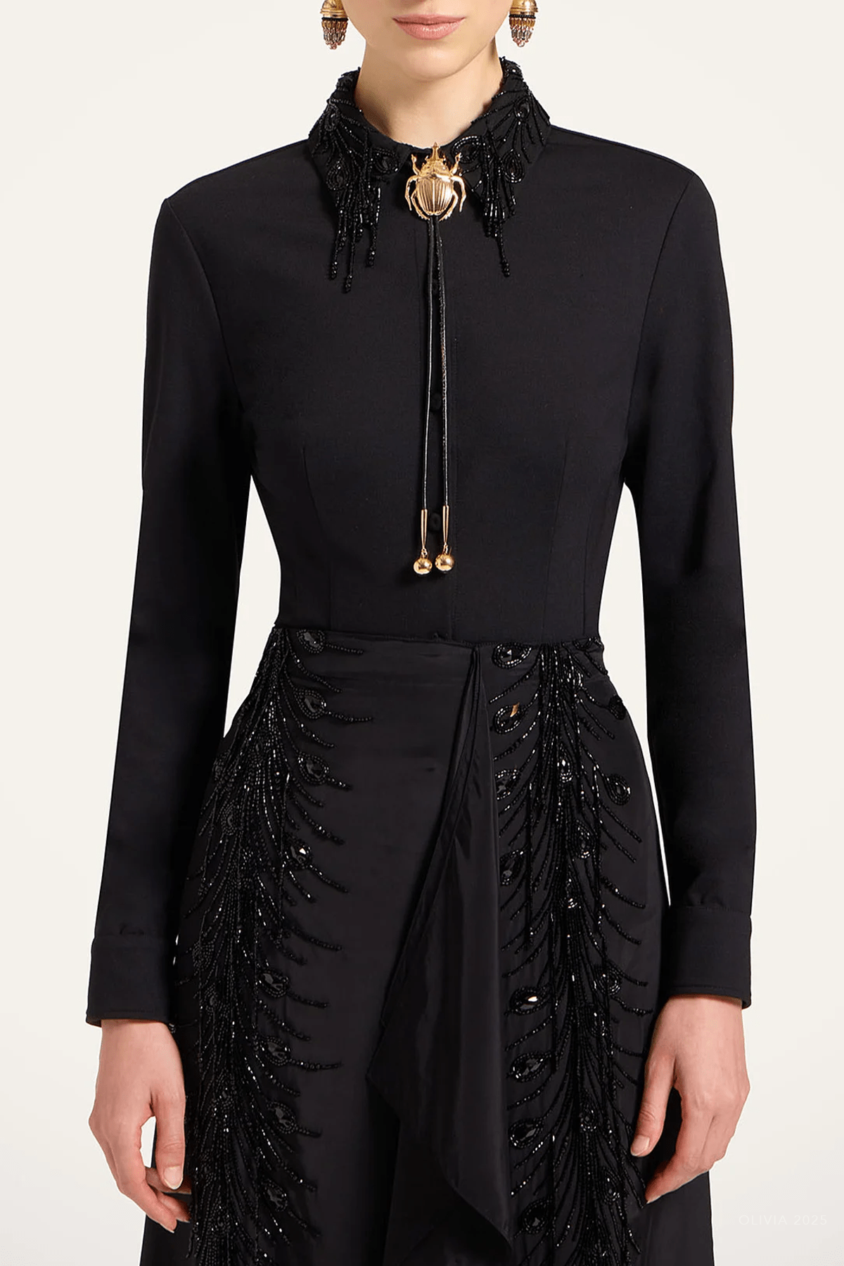 Fitted Shirt in Solid Black - shop - olivia.com