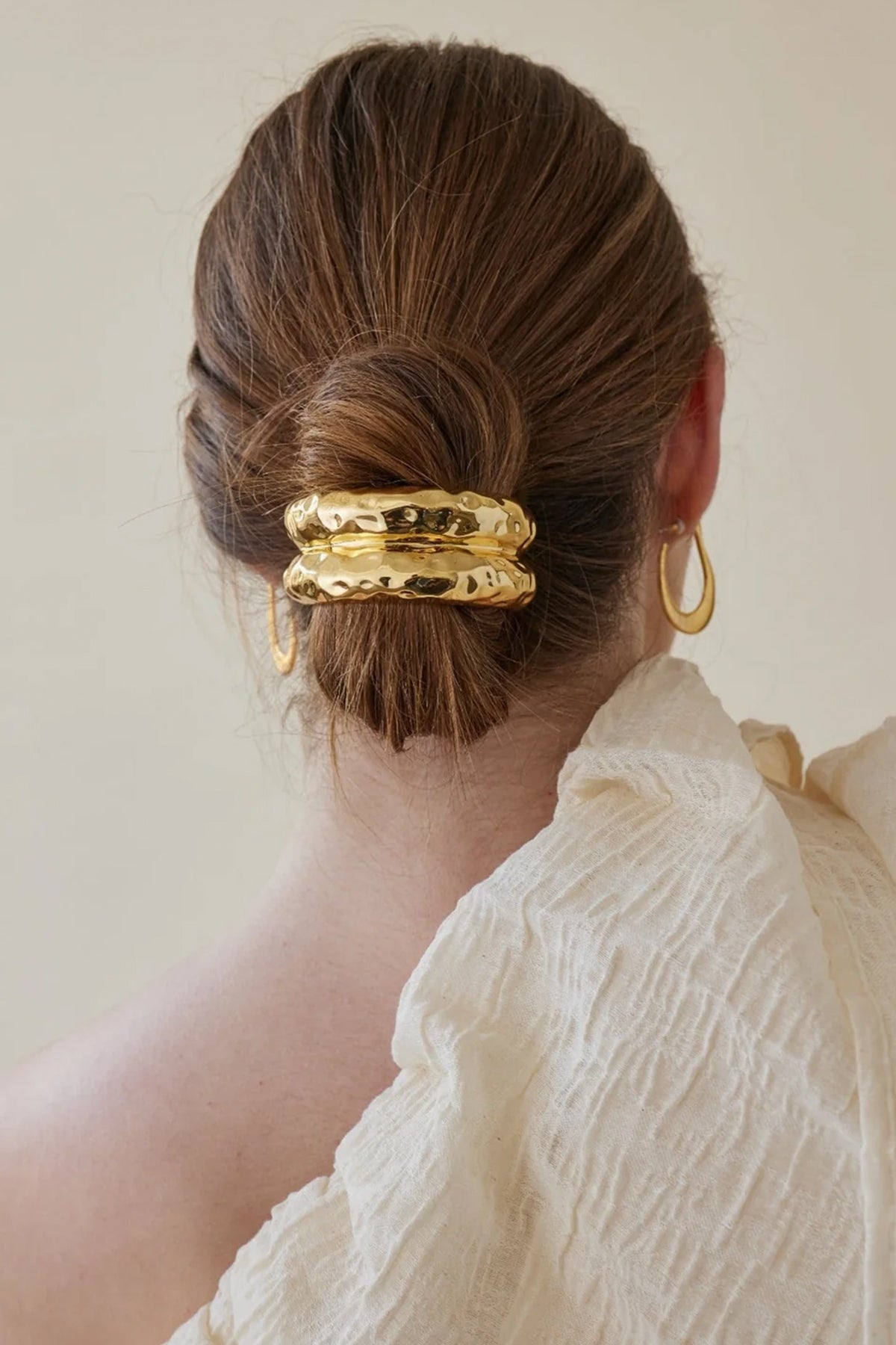 Hammered Double Arch Pony in Gold - shop-olivia.com