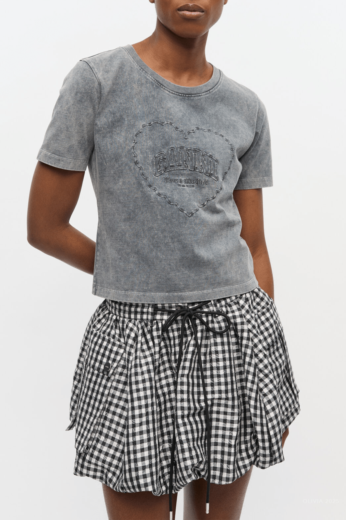 Heart Cropped T-Shirt in Phantom - shop - olivia.com