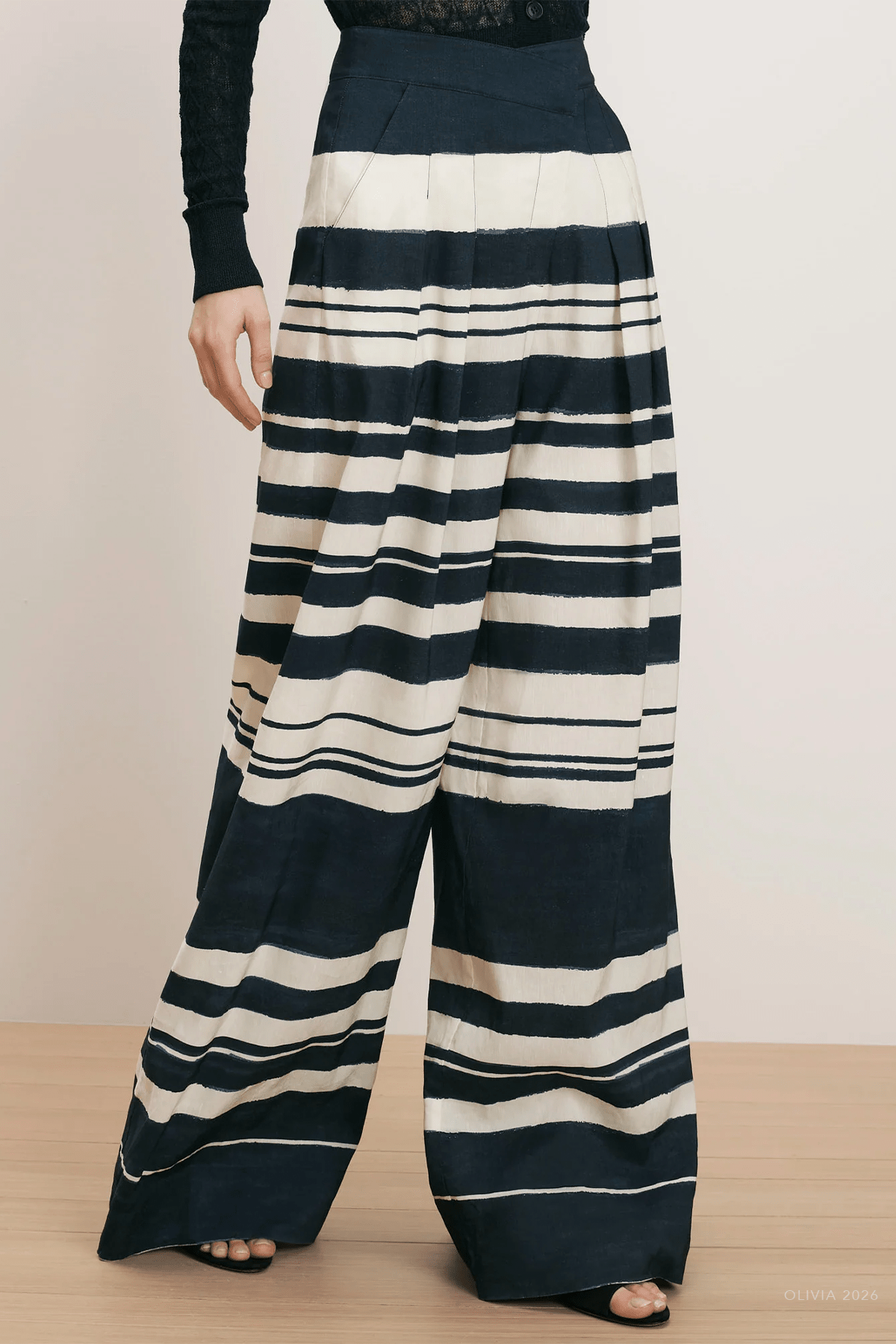 Heron Crossover Waistband Pant in Navy Dove White - shop - olivia.com