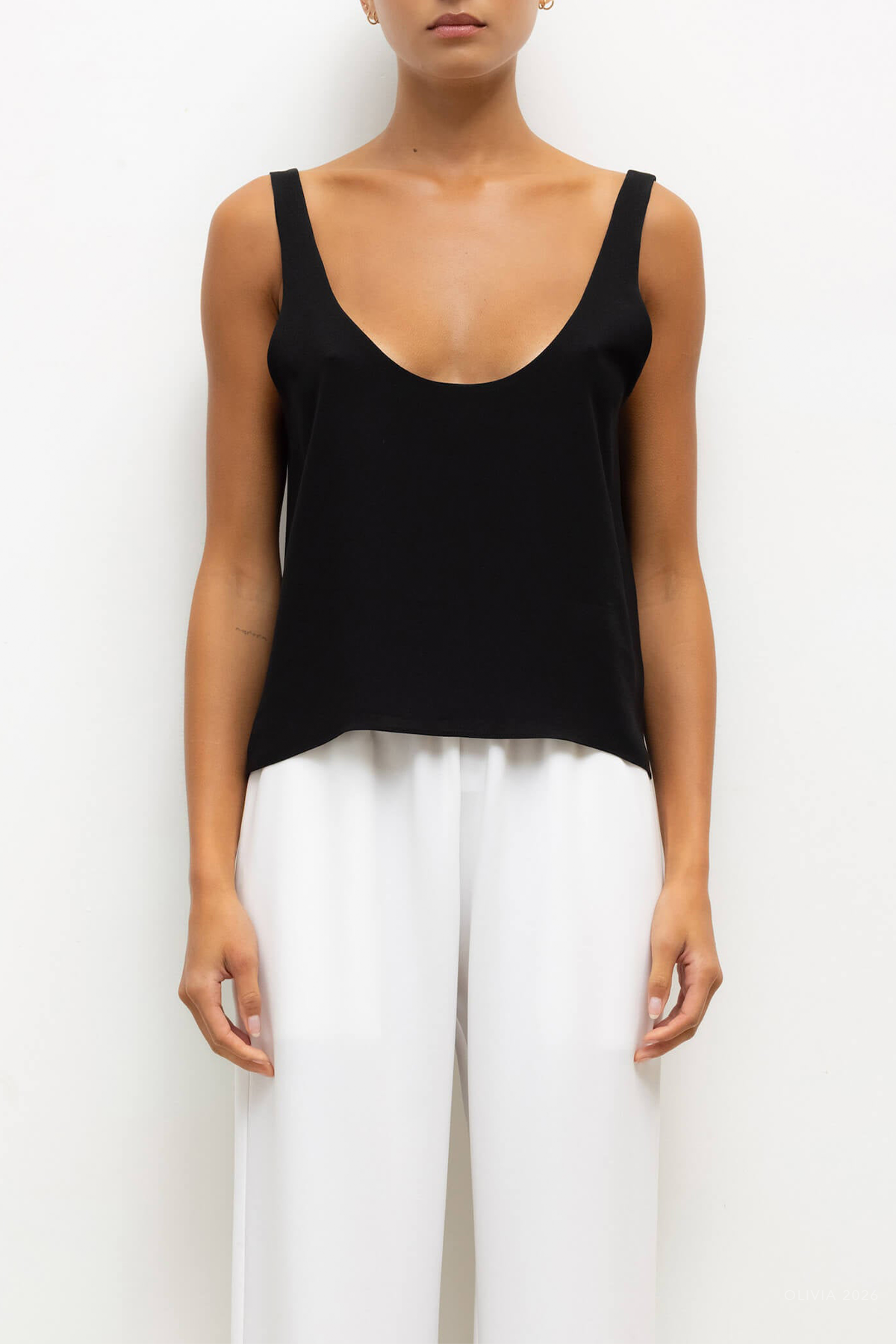 Ari Scoop Tank in Black