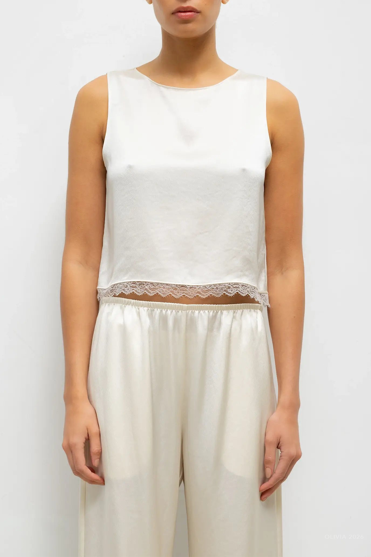 Barb Lace Crop Sleeveless Crew in Creme