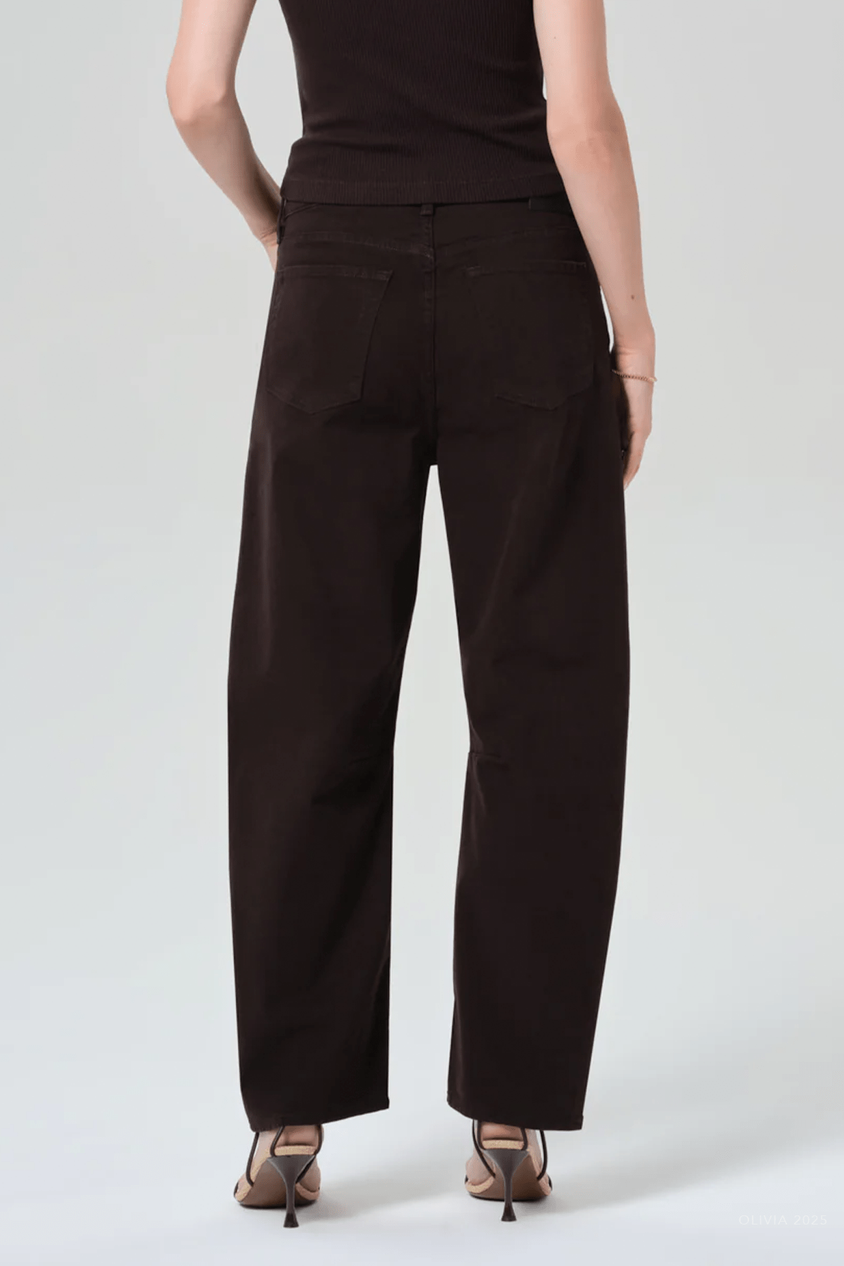Miro Relaxed Pant in Barrister - shop - olivia.com