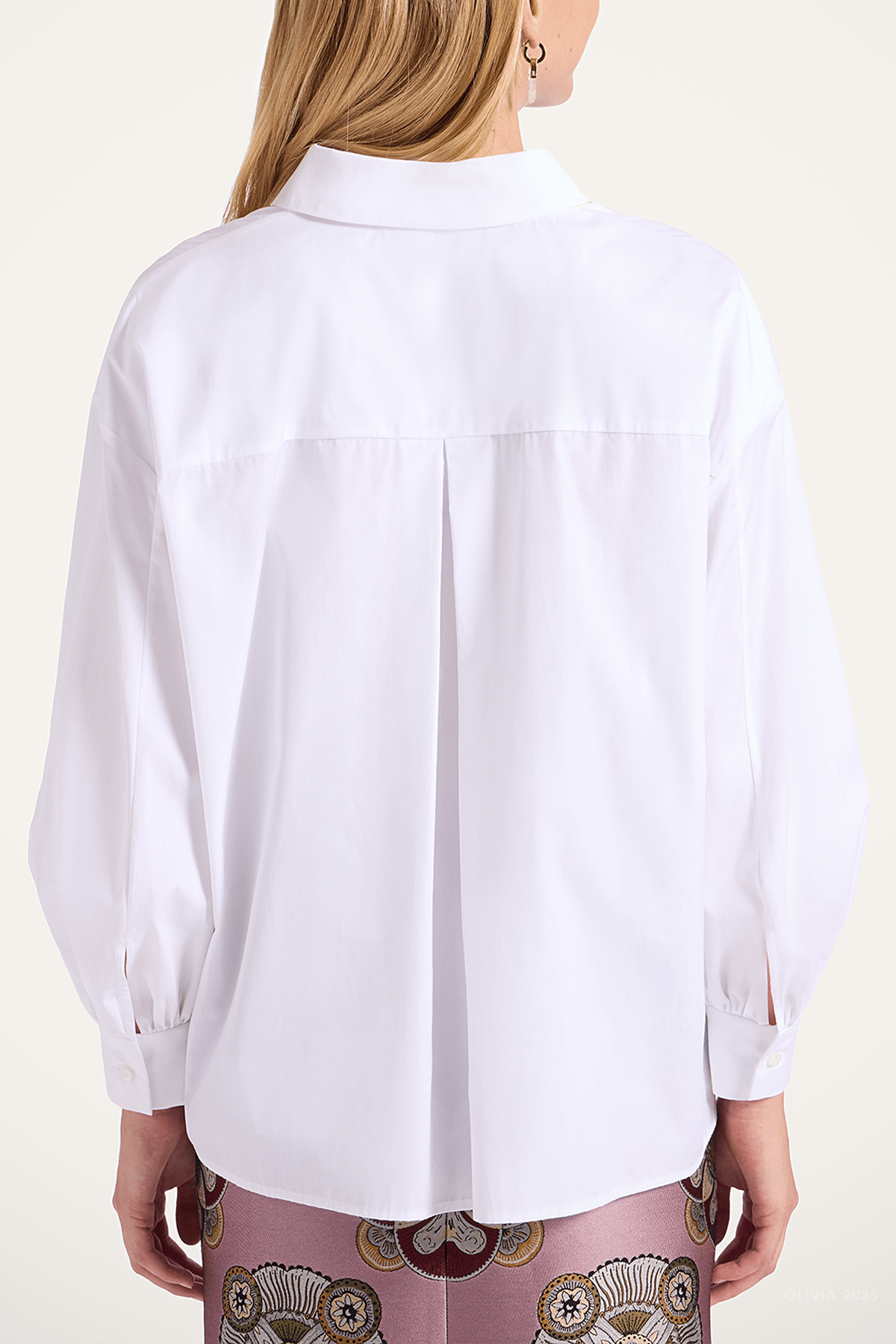 Poet Shirt in Solid White - shop - olivia.com