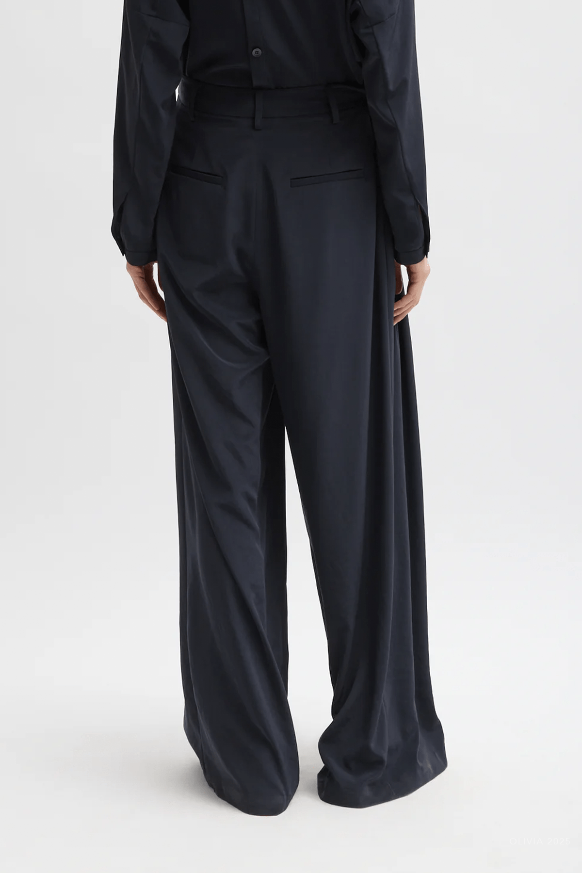 Relaxed Suiting Triple Pleat Pant in Navy - shop - olivia.com