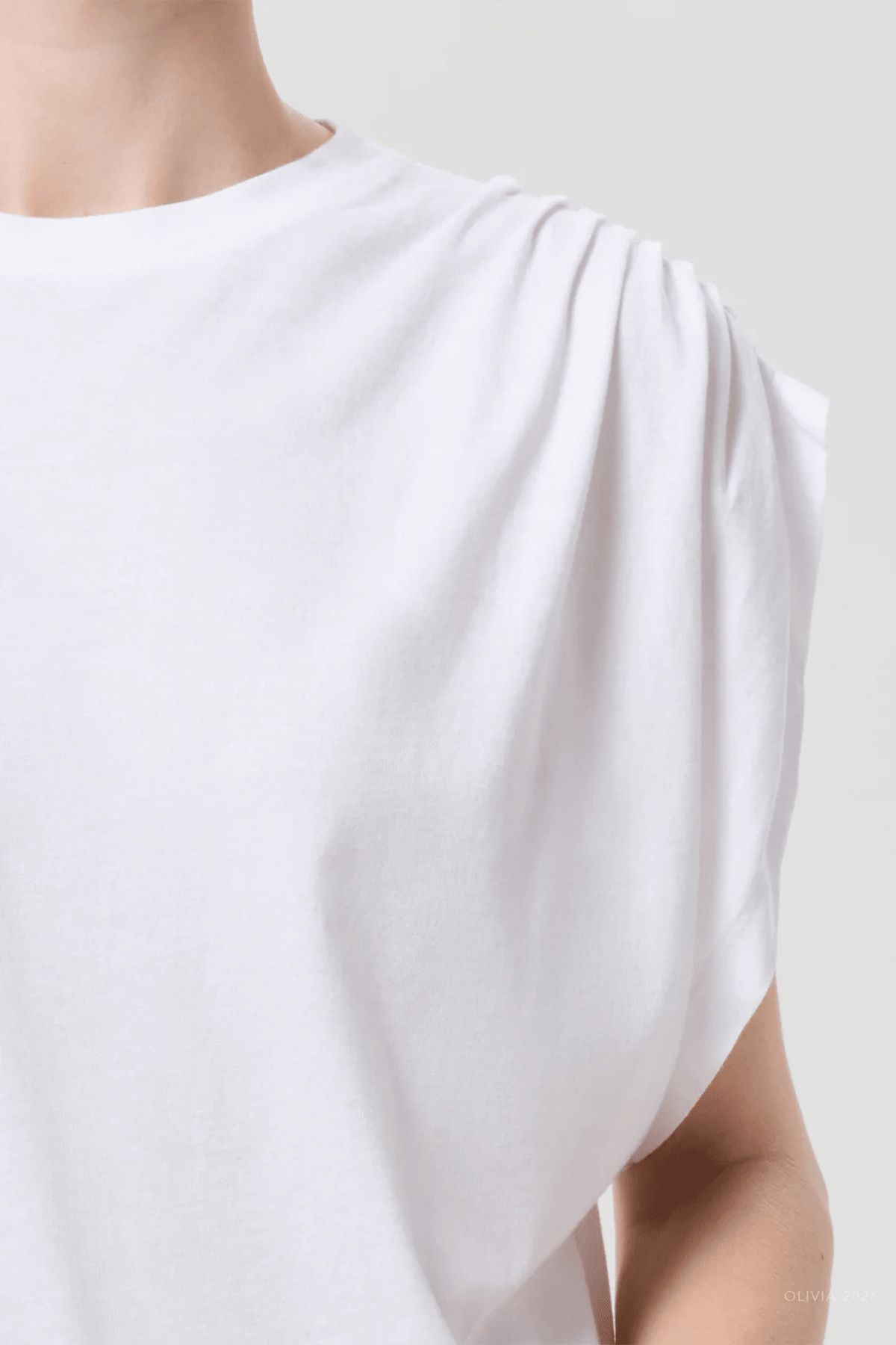 Roma T-Shirt in White - shop - olivia.com