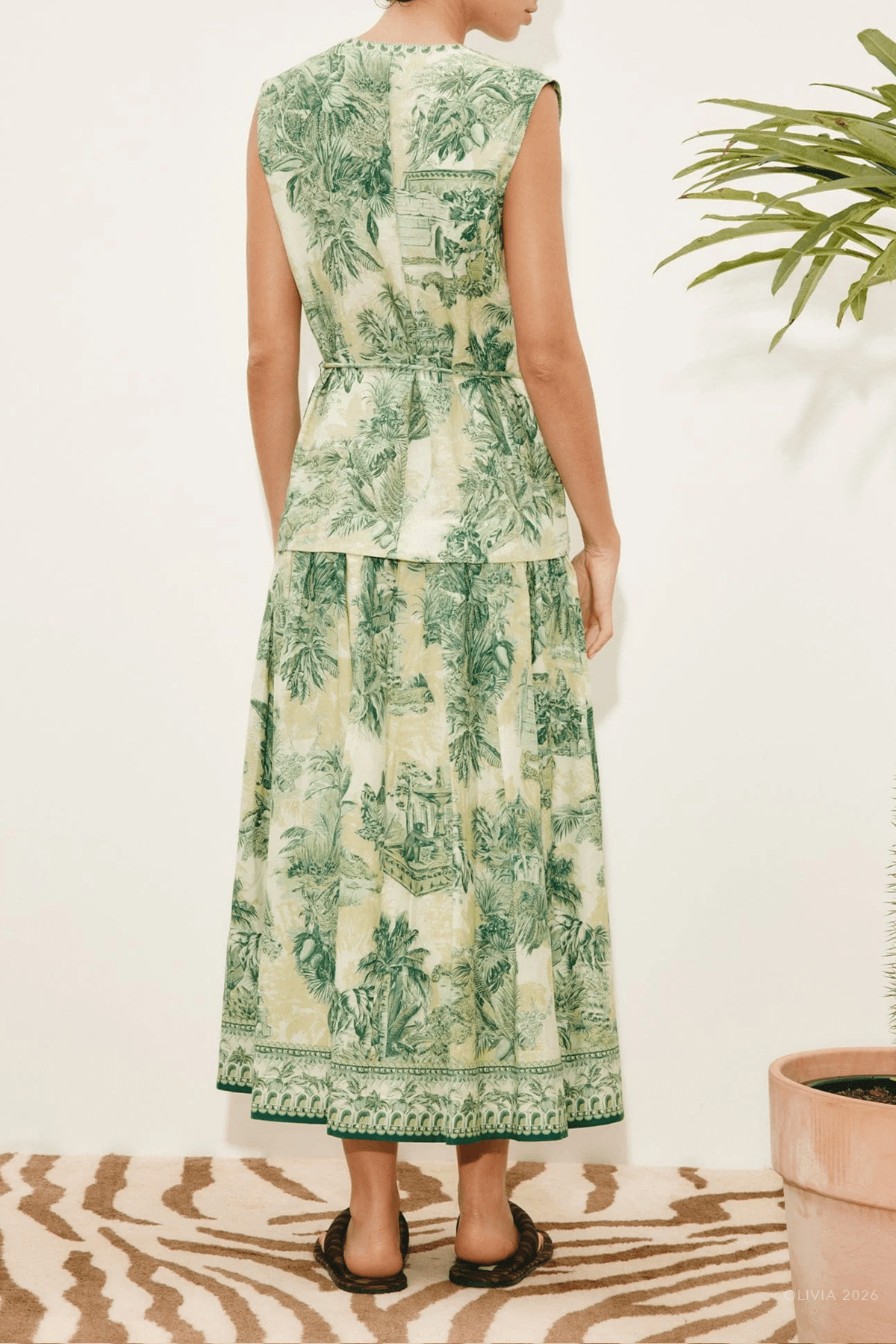 Sara Midi Dress in Green - shop - olivia.com