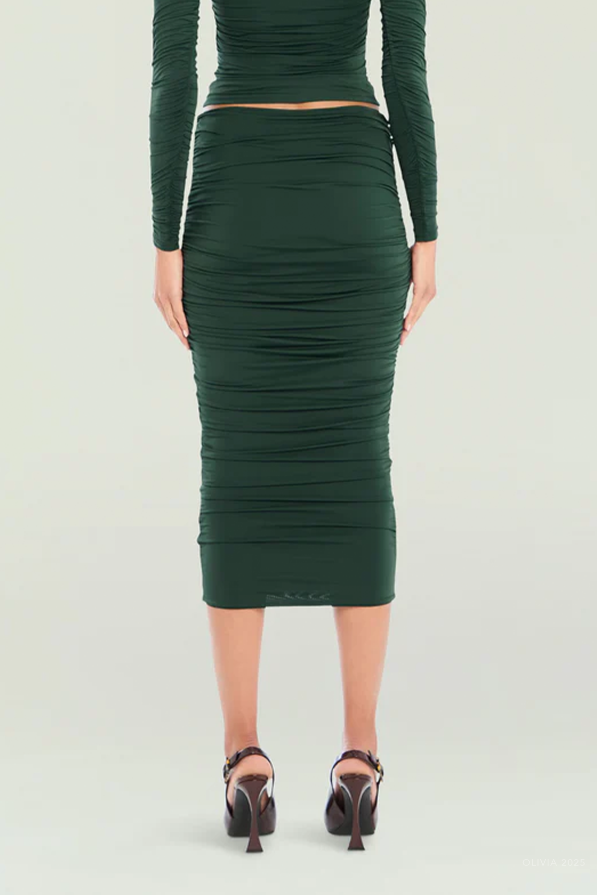 Darcy Mid-Rise Ruched Midi Skirt in Evergreen