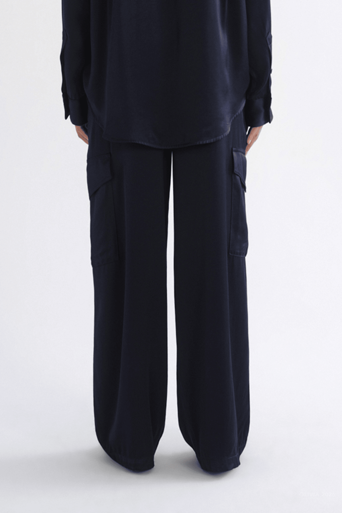 Shara Pant in Navy - shop-olivia.com