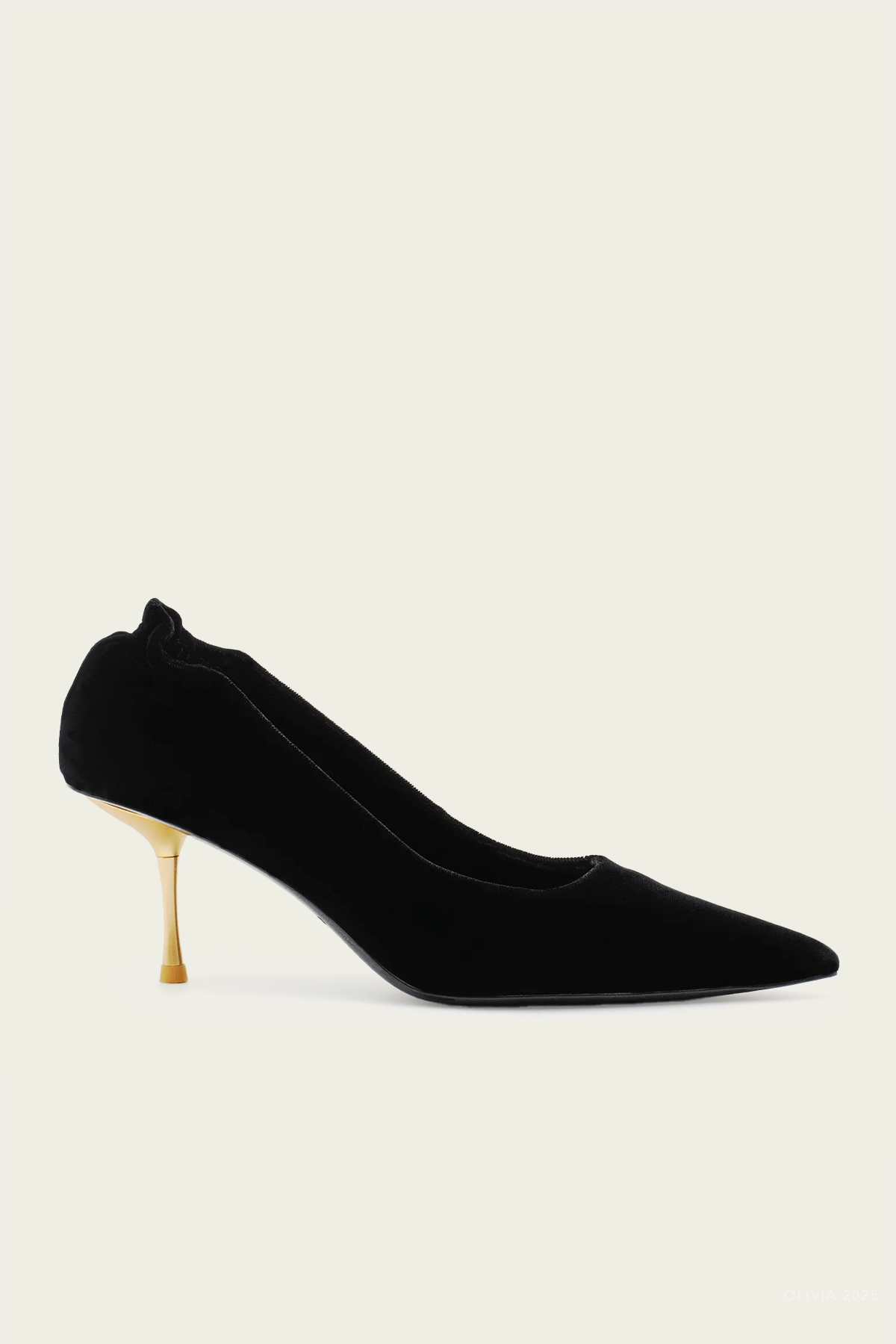 Valentina Pump in Black - shop - olivia.com