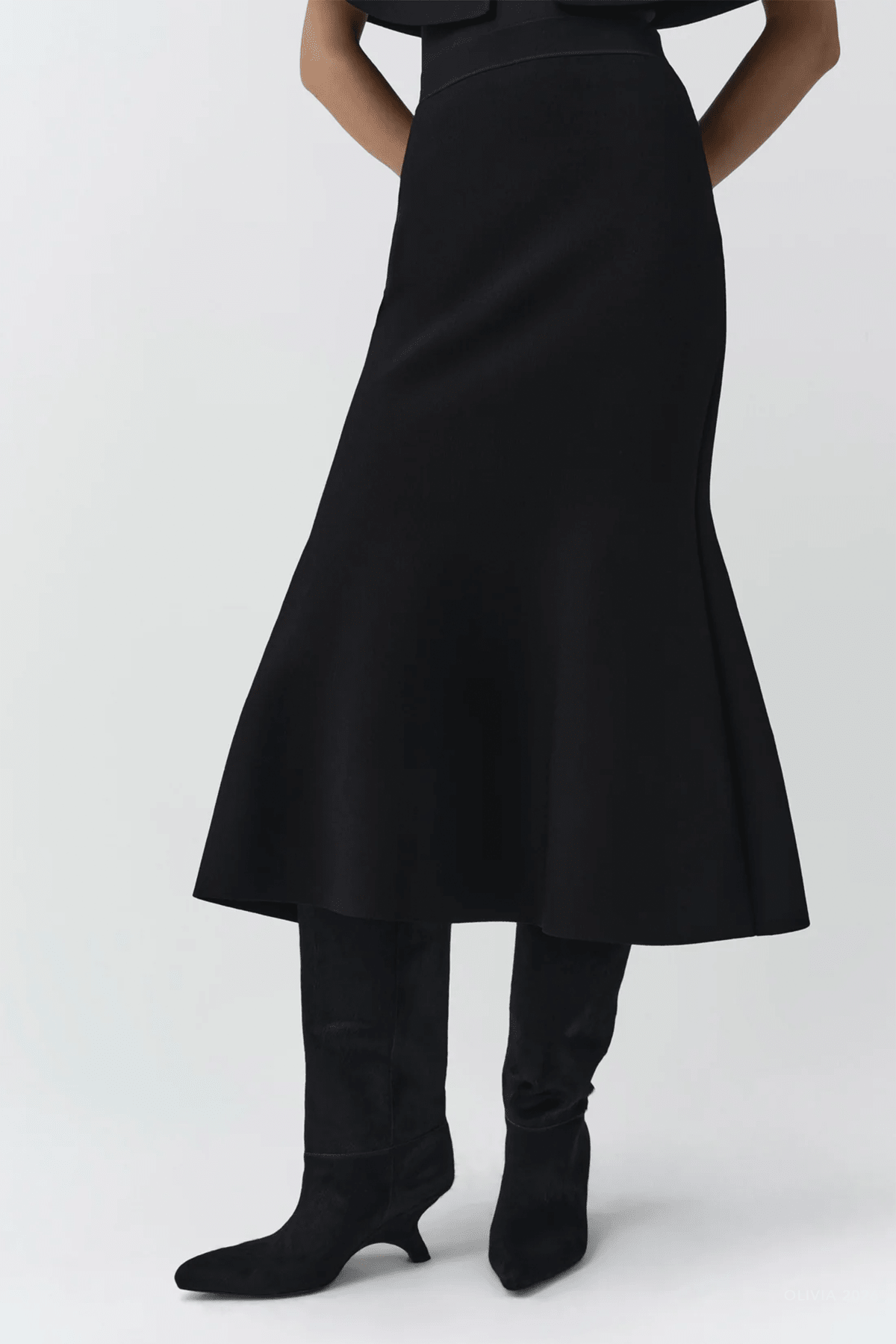 Zev Compact Knit Midi Skirt in Black - shop-olivia.com