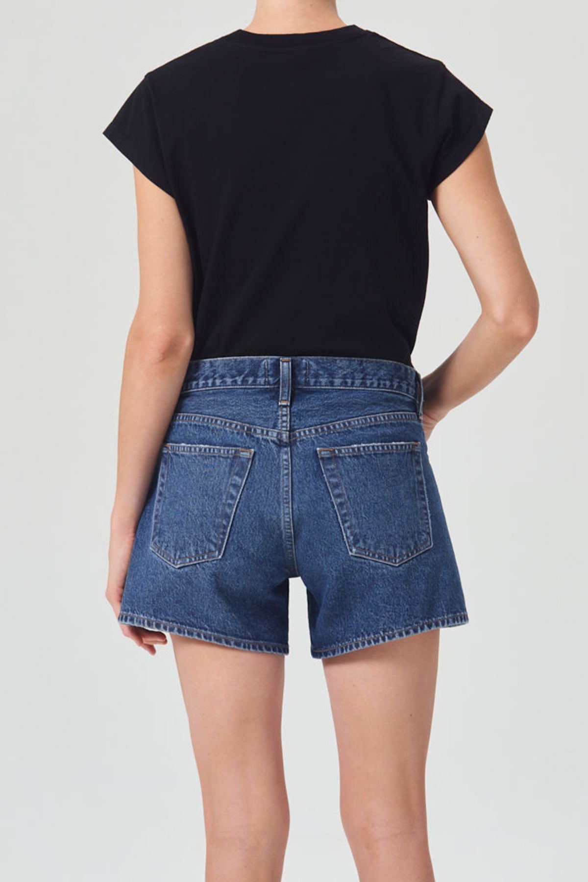 Bryce Tee in Black - shop-olivia.com