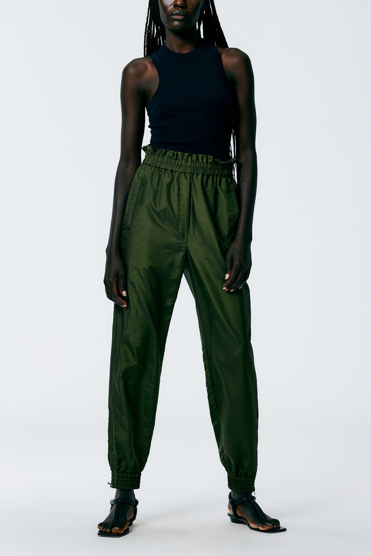 Crispy Nylon Paper Bag Felix Jogger in Army Green - shop-olivia.com