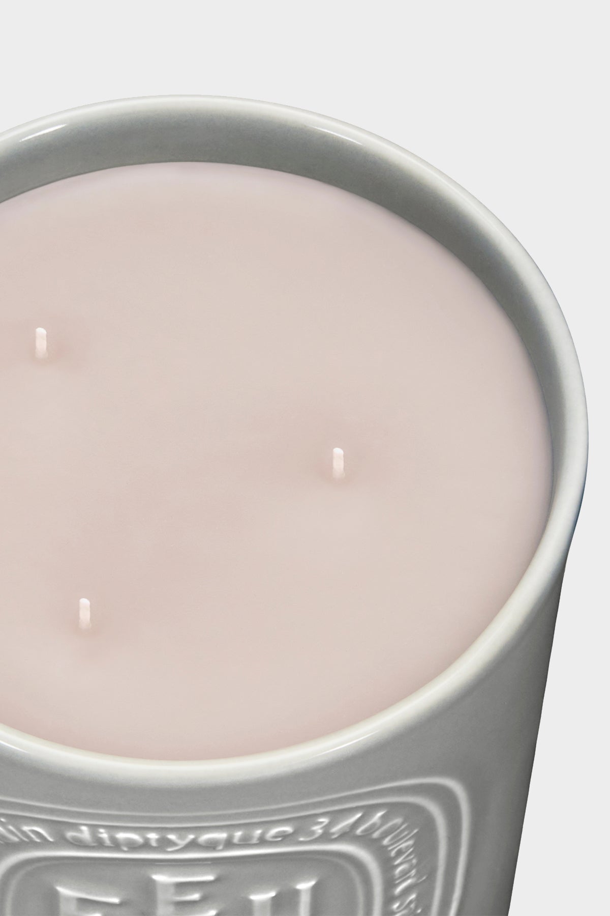 Feu de Bois Large Colored Candle 20.4oz - shop-olivia.com