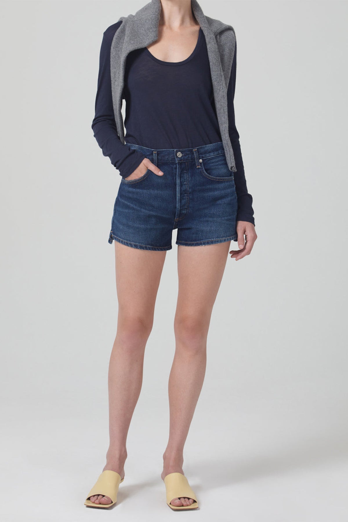 Marlow Vintage Short in Schnaps - shop-olivia.com