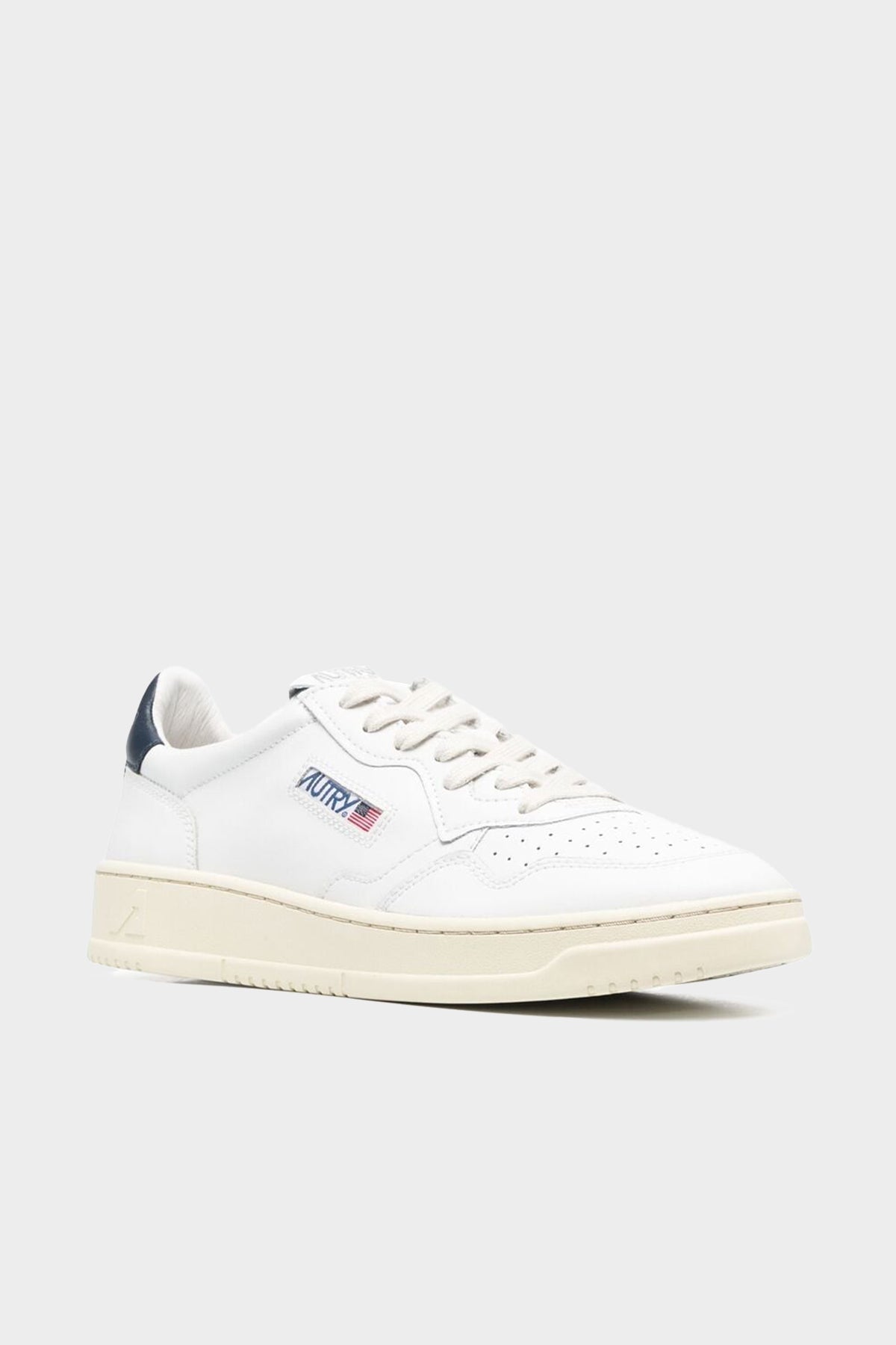 Medalist Low Leather Men Sneaker in White Space - shop-olivia.com