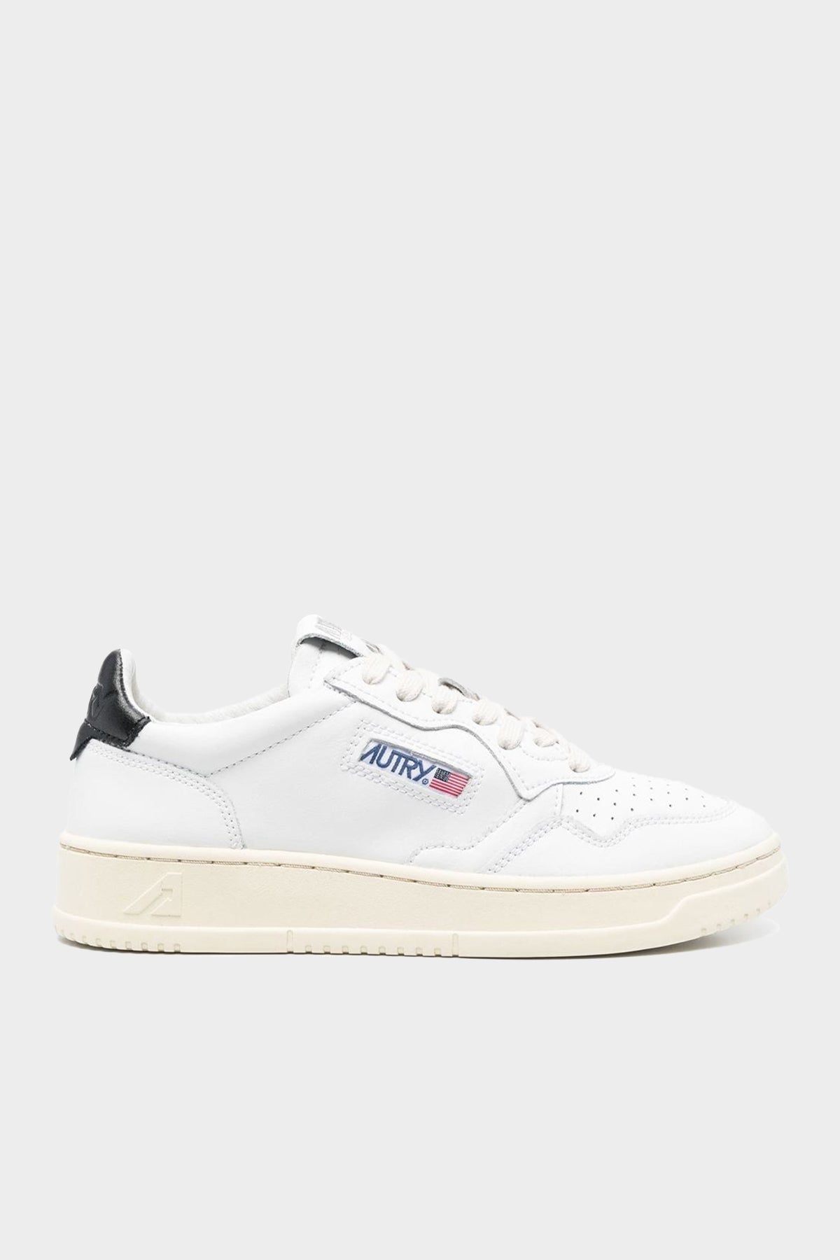 Medalist Low Leather Sneaker in White Black - shop-olivia.com