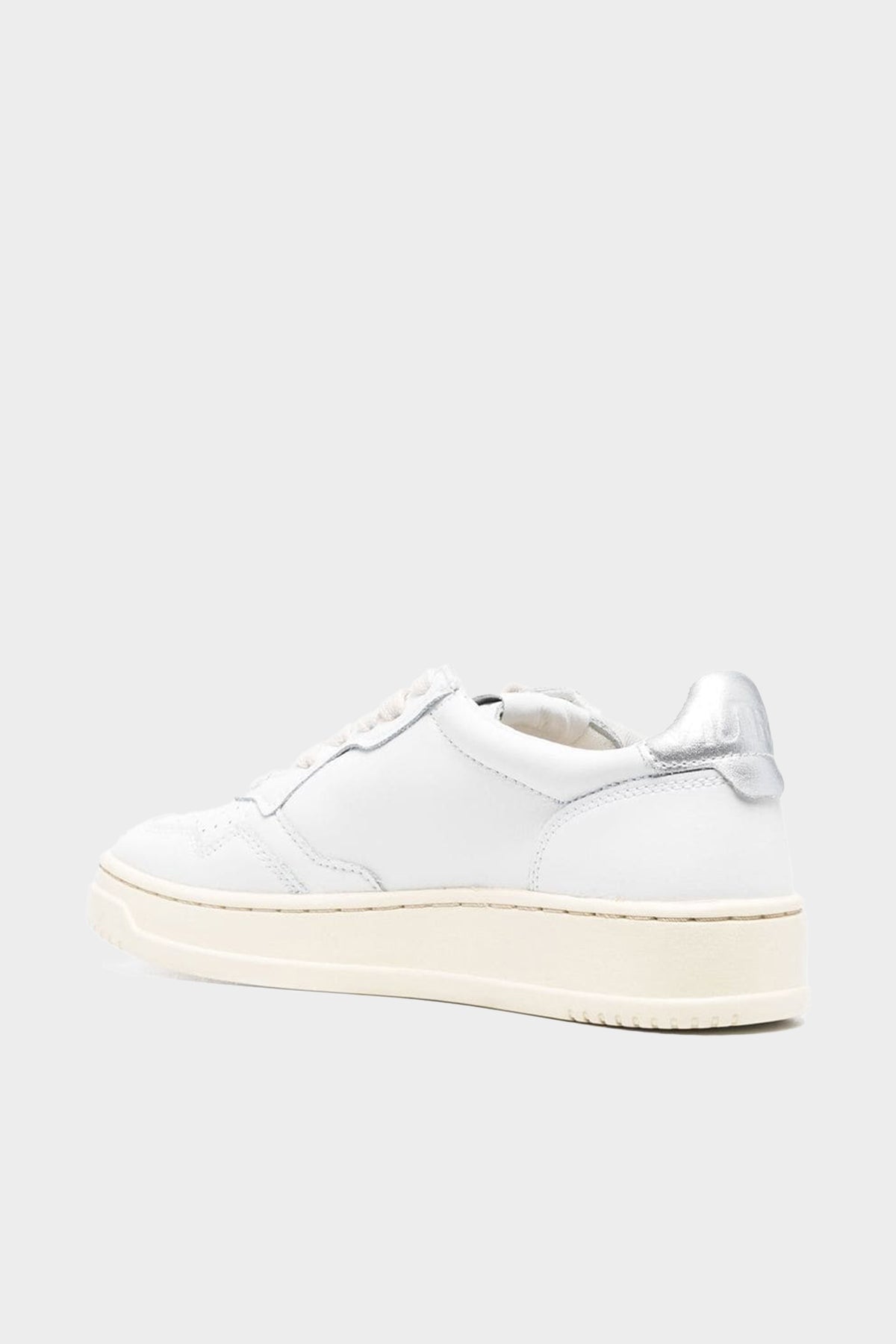 Medalist Low Leather Sneaker in White Silver - shop-olivia.com
