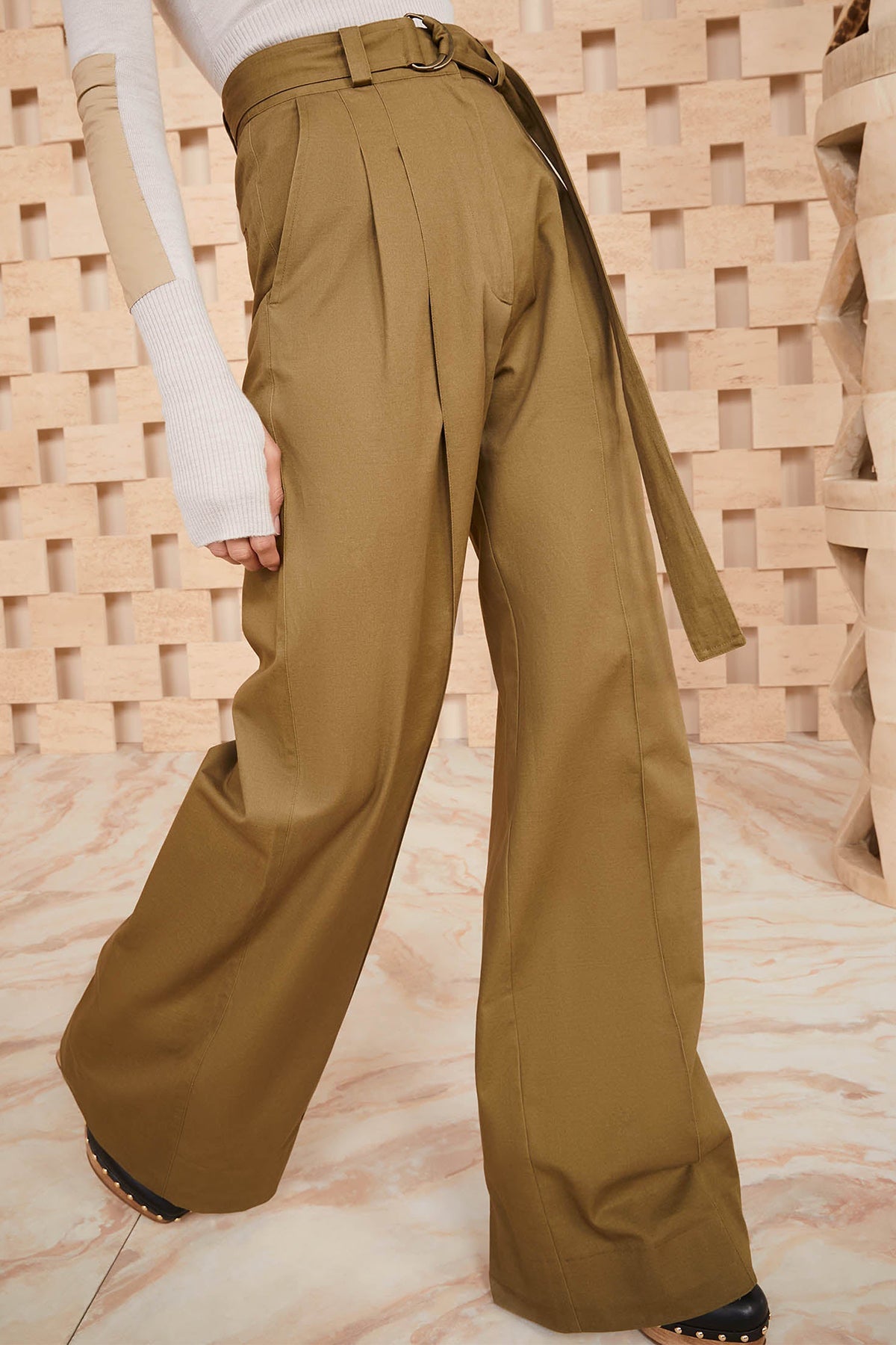 Nico Pant in Willow - shop-olivia.com