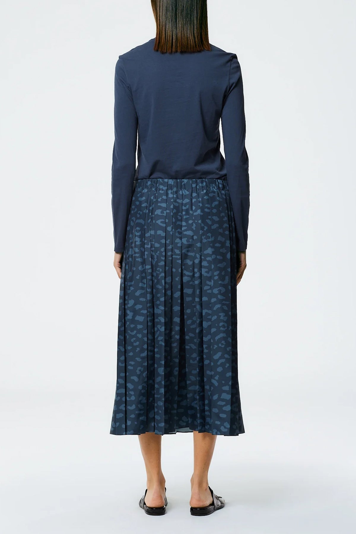 Recycled Sporty Nylon Cheetah Pleated Pull On Skirt in Navy Fog Multi - shop-olivia.com