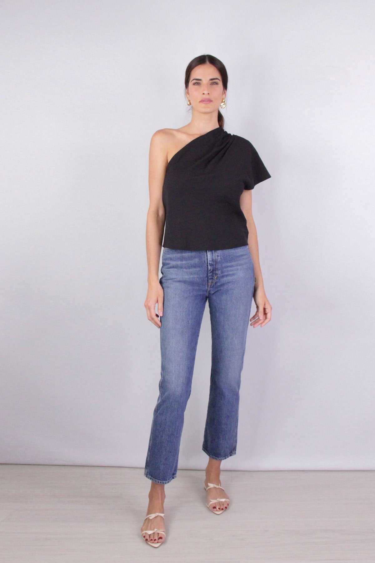 Single Shoulder Cascade Drape Top in Black - shop-olivia.com