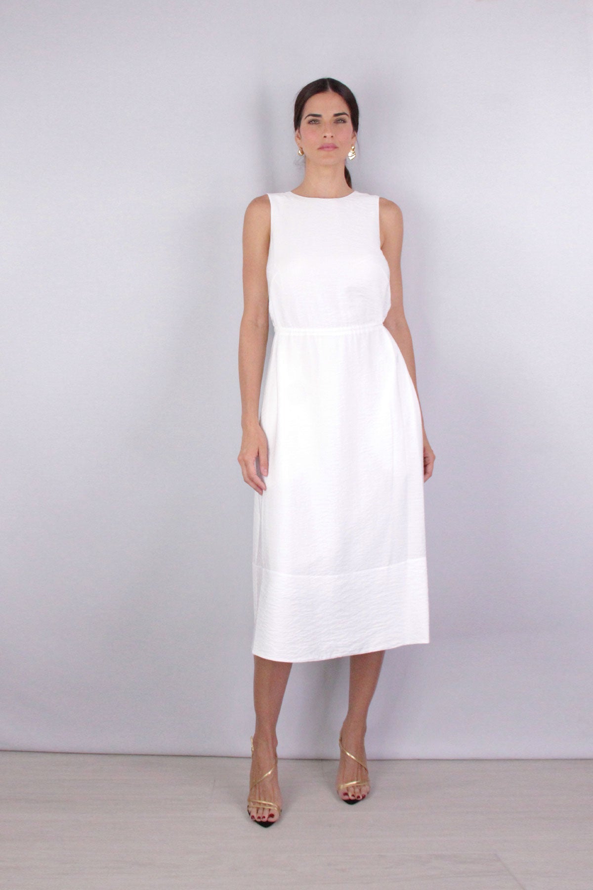 Sleeveless Cross Back Dress in Optic White - shop-olivia.com