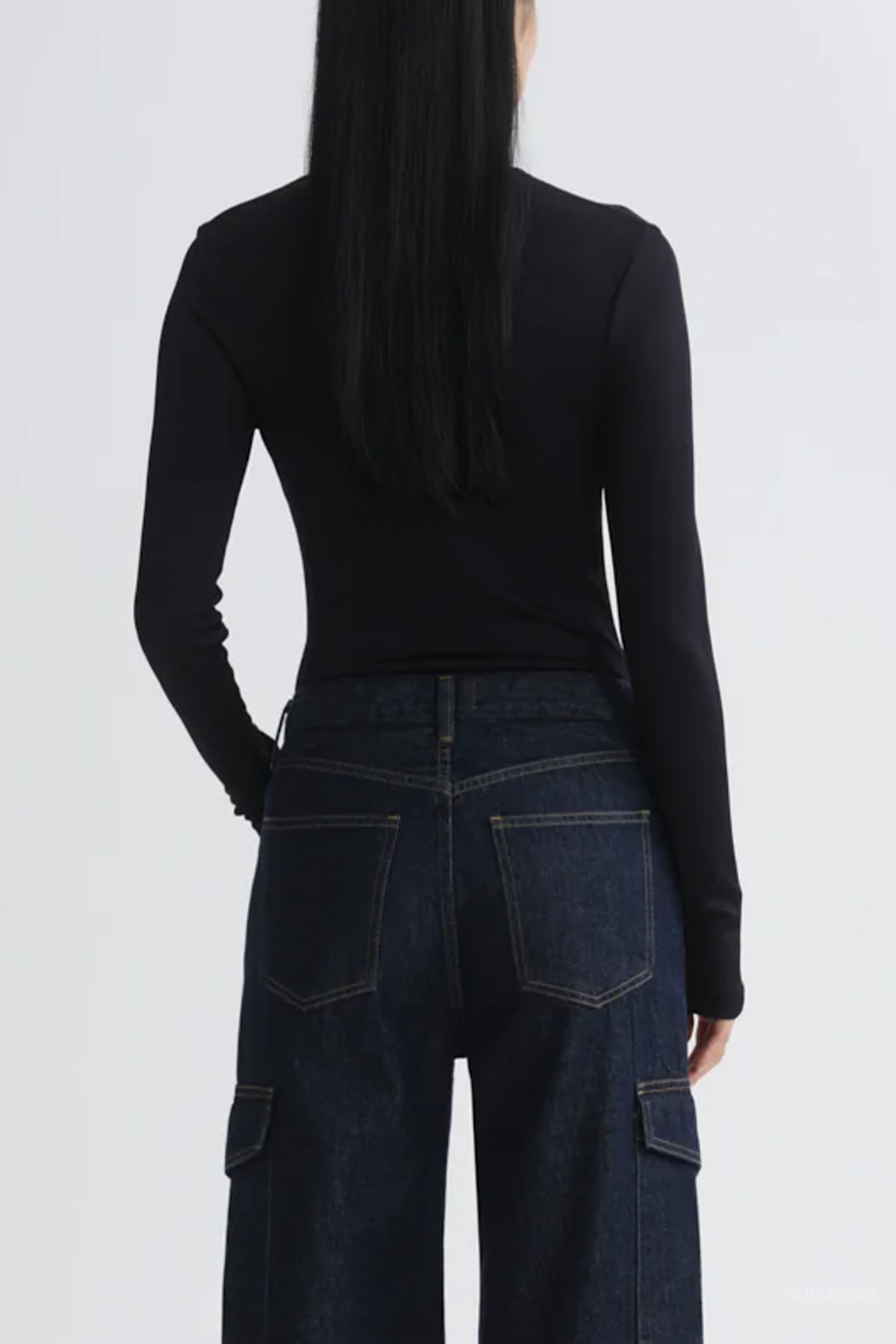 Delphi Slim Tee in Obscura