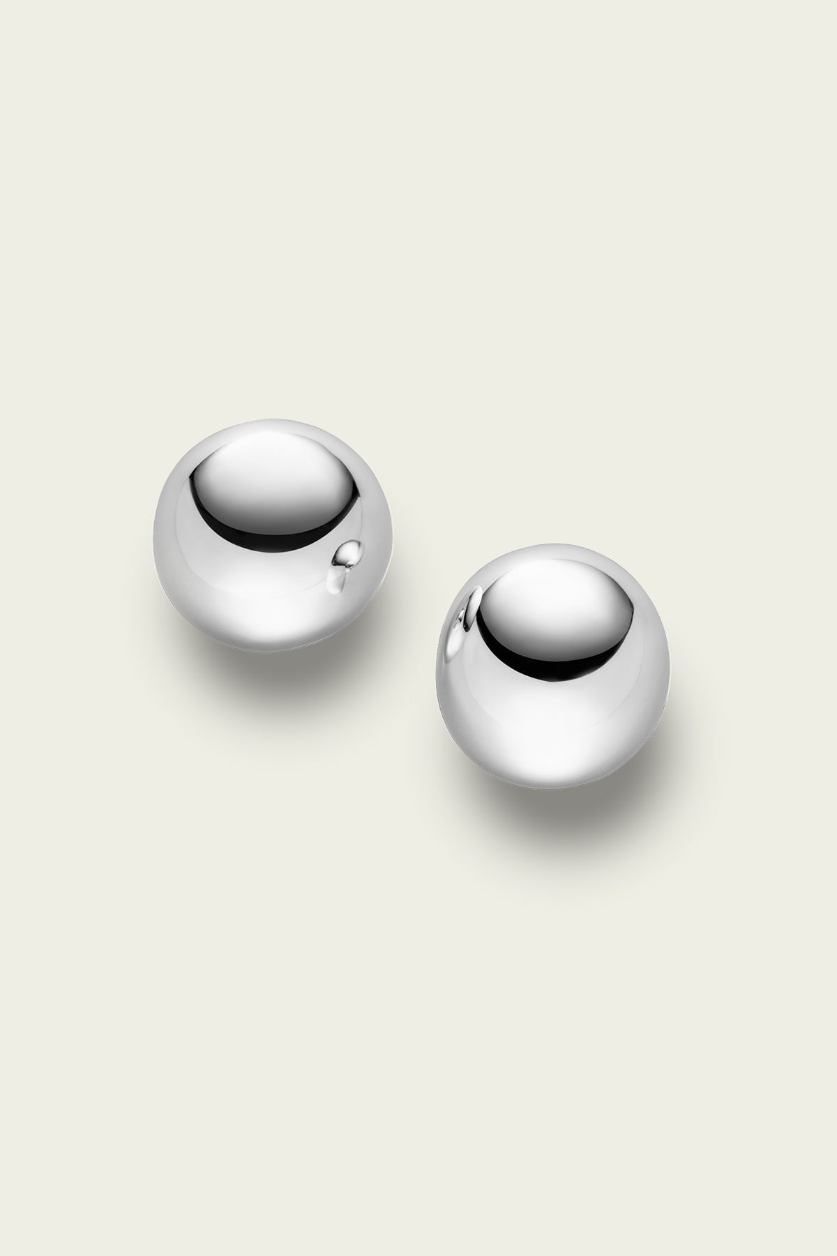 Ample Earrings in Silver - shop-olivia.com