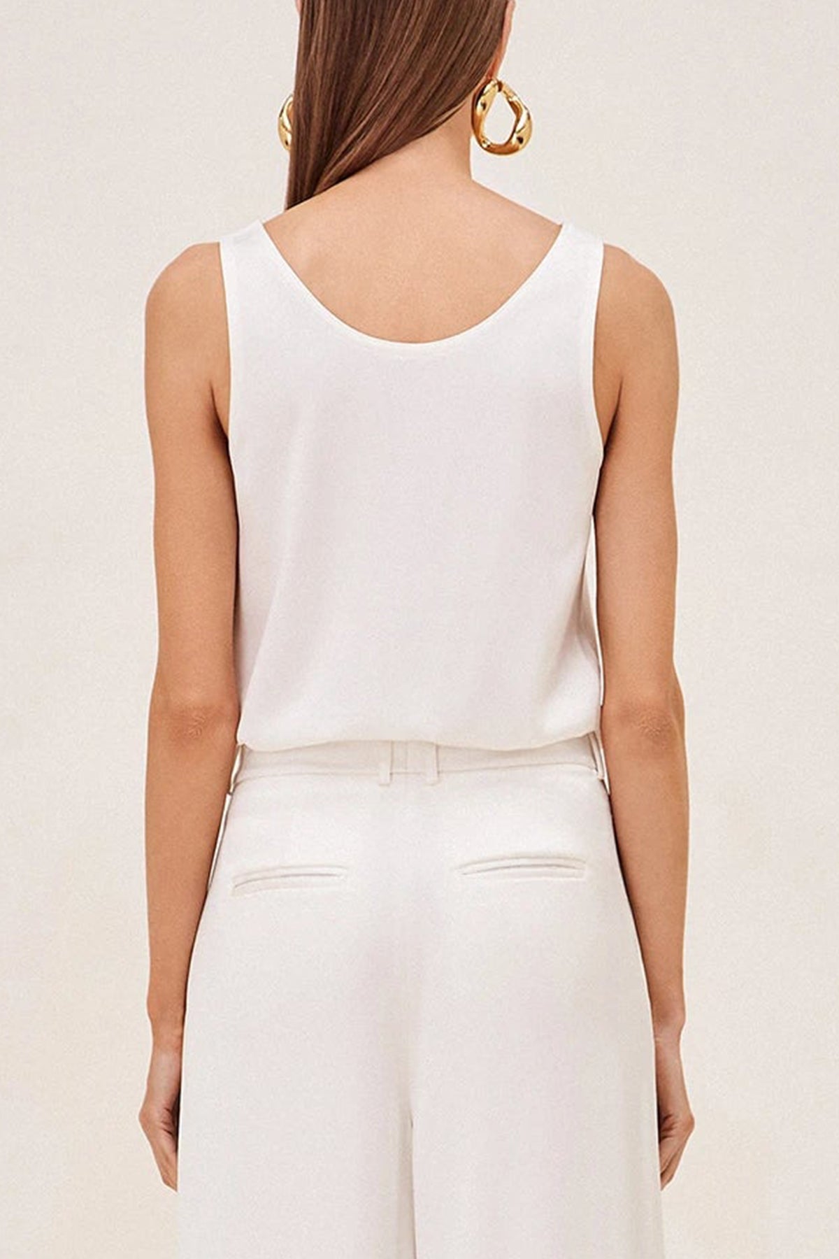 Astin Sleeveless Top in Off-White - shop-olivia.com