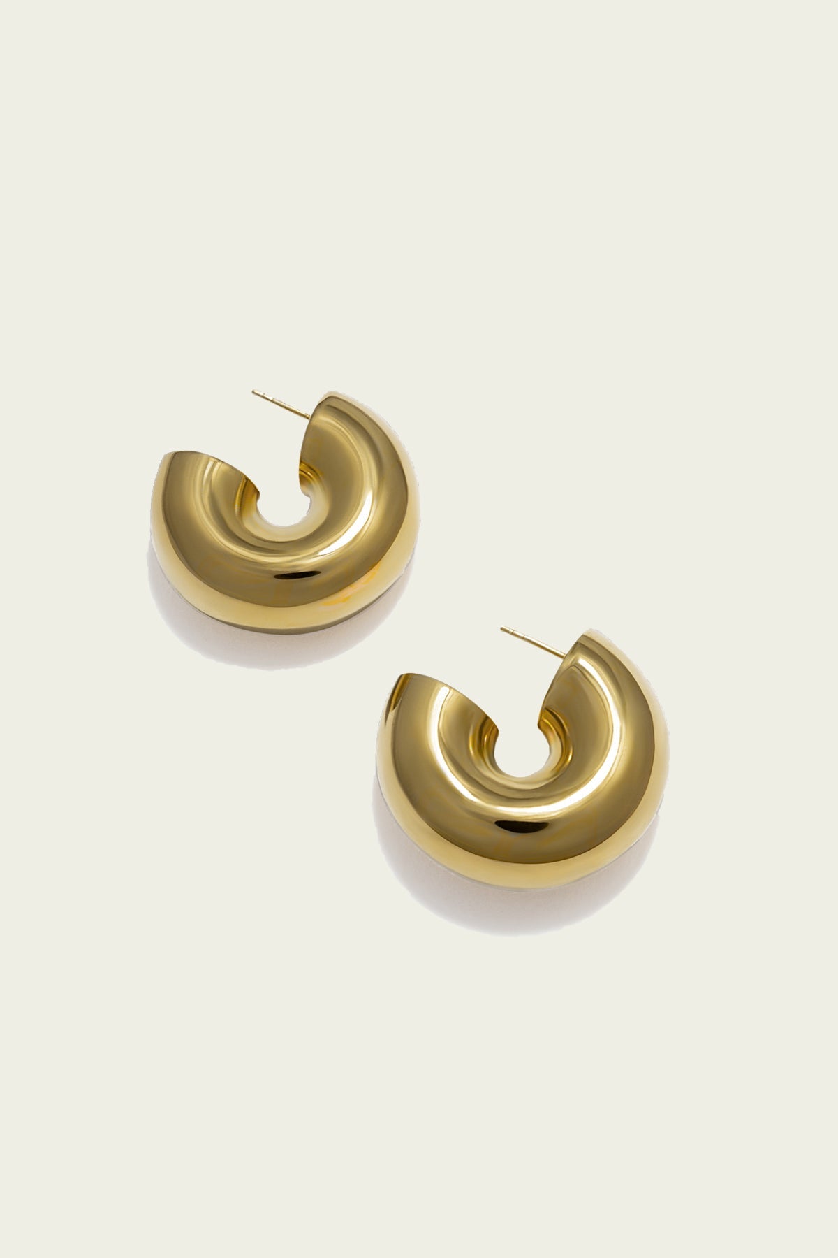 Beam Earrings in Gold - shop-olivia.com