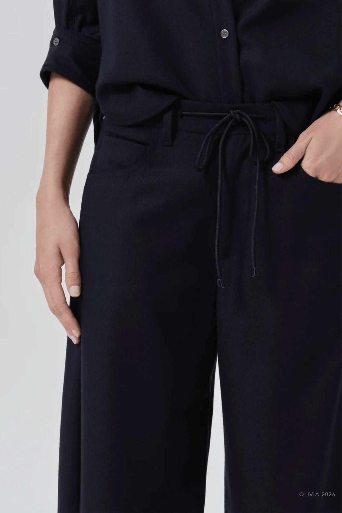 Brynn Drawstring Italian Virgin Wool Trouser in Navy - shop-olivia.com