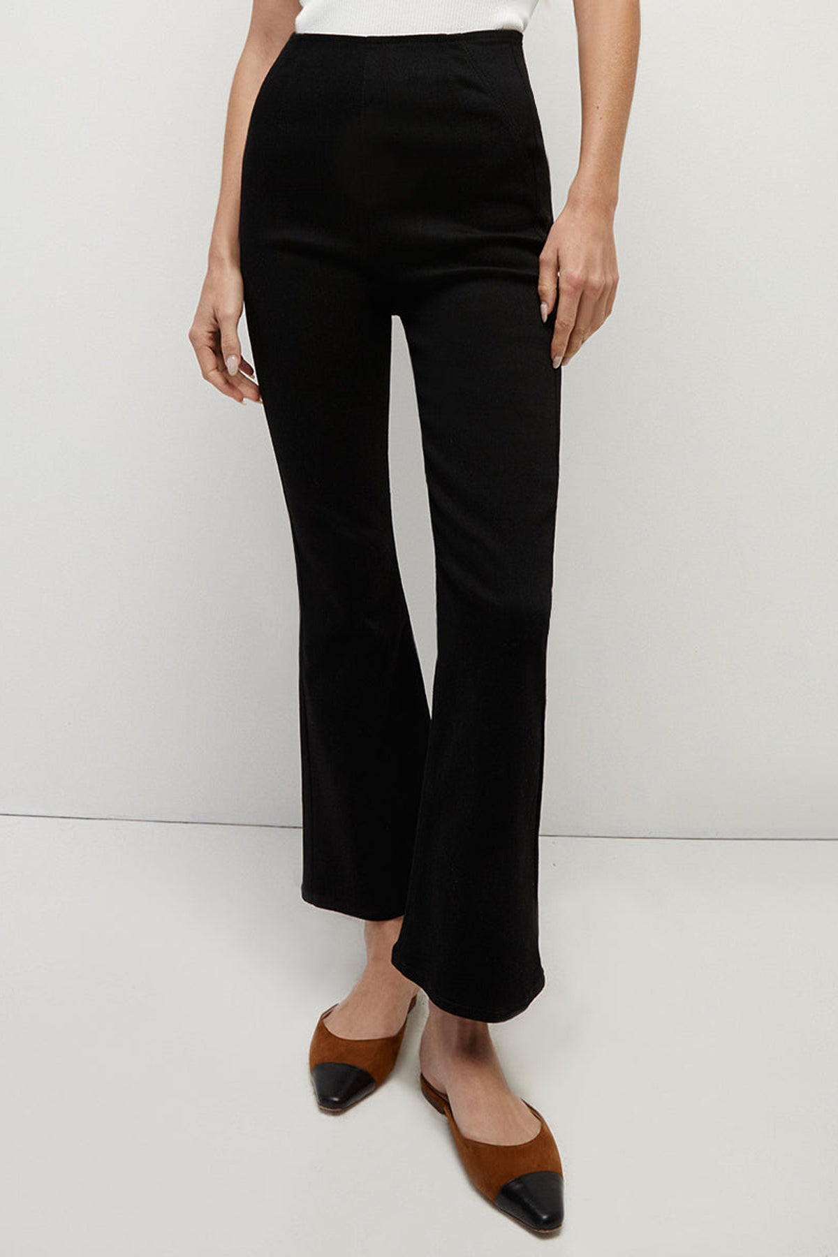 Carson Off - Duty Kick - Flare Jean in Onyx - shop - olivia.com