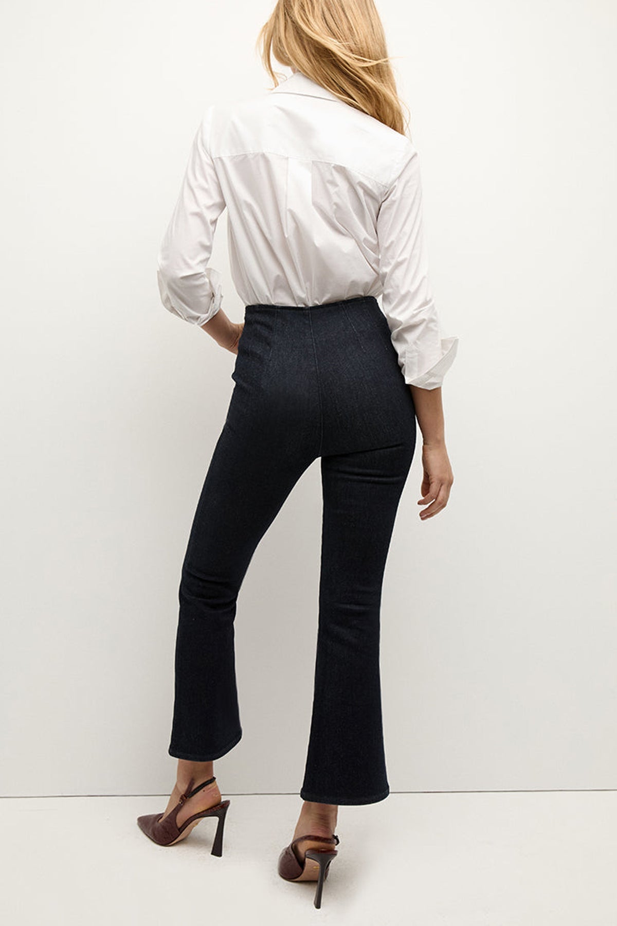 Carson Off - Duty Kick - Flare Jean in Oxford - shop - olivia.com