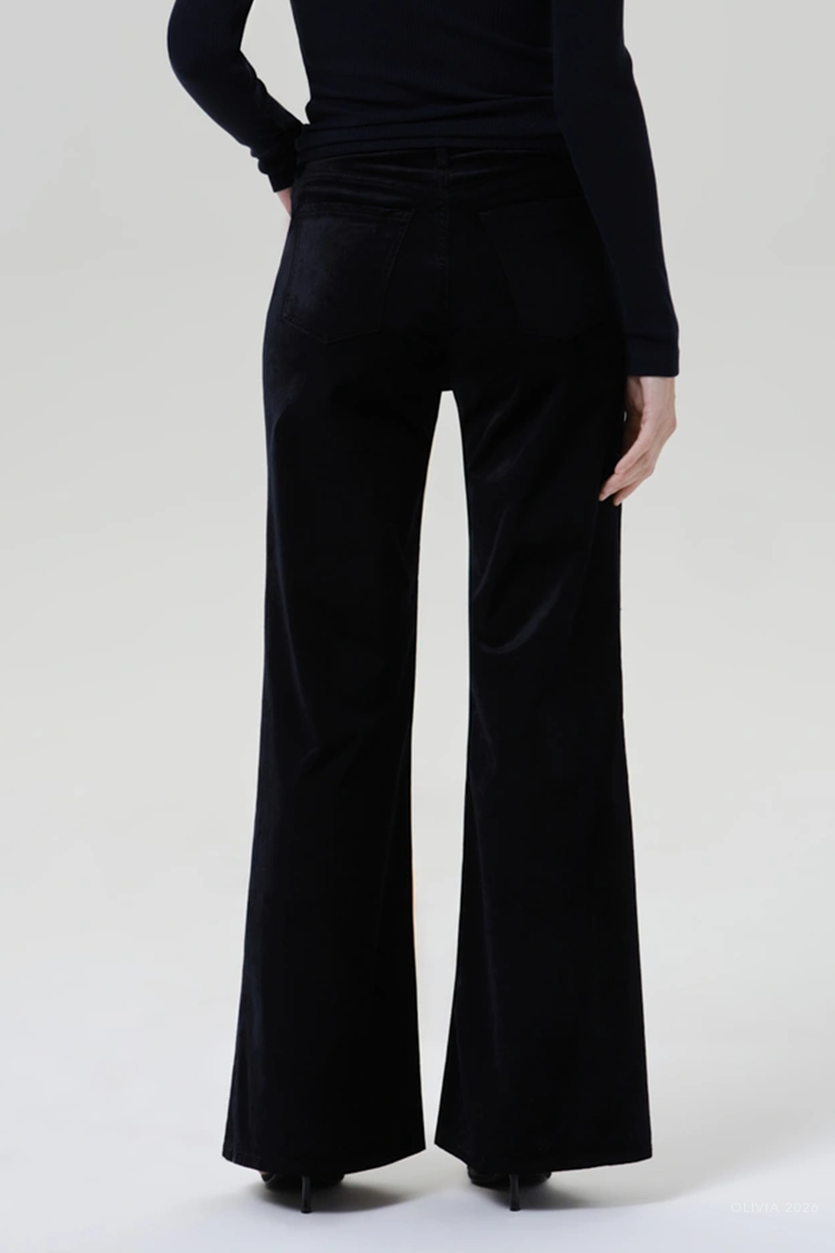 Kimberly 70's Flare Velvet in Onyx