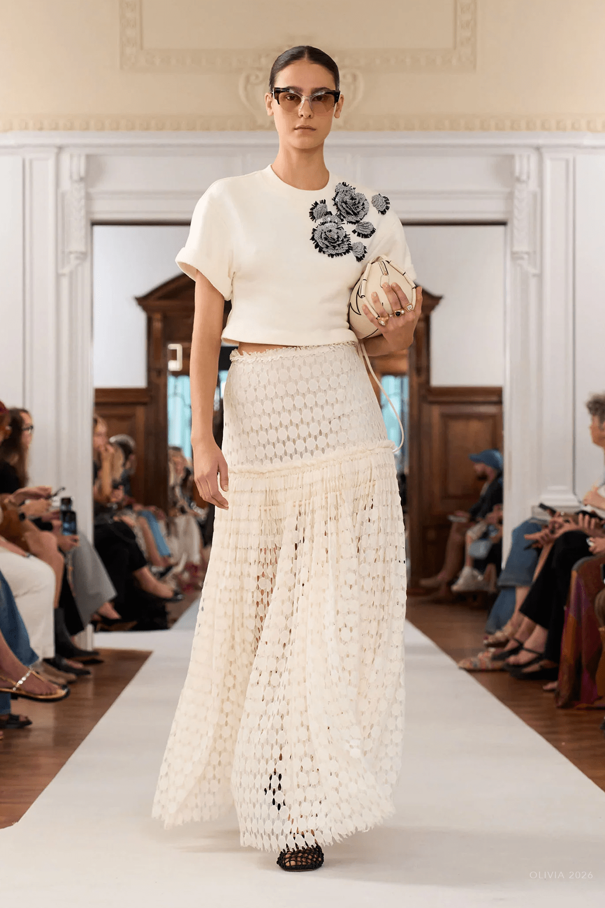 Cove Top with Embroidery in Creme - shop - olivia.com