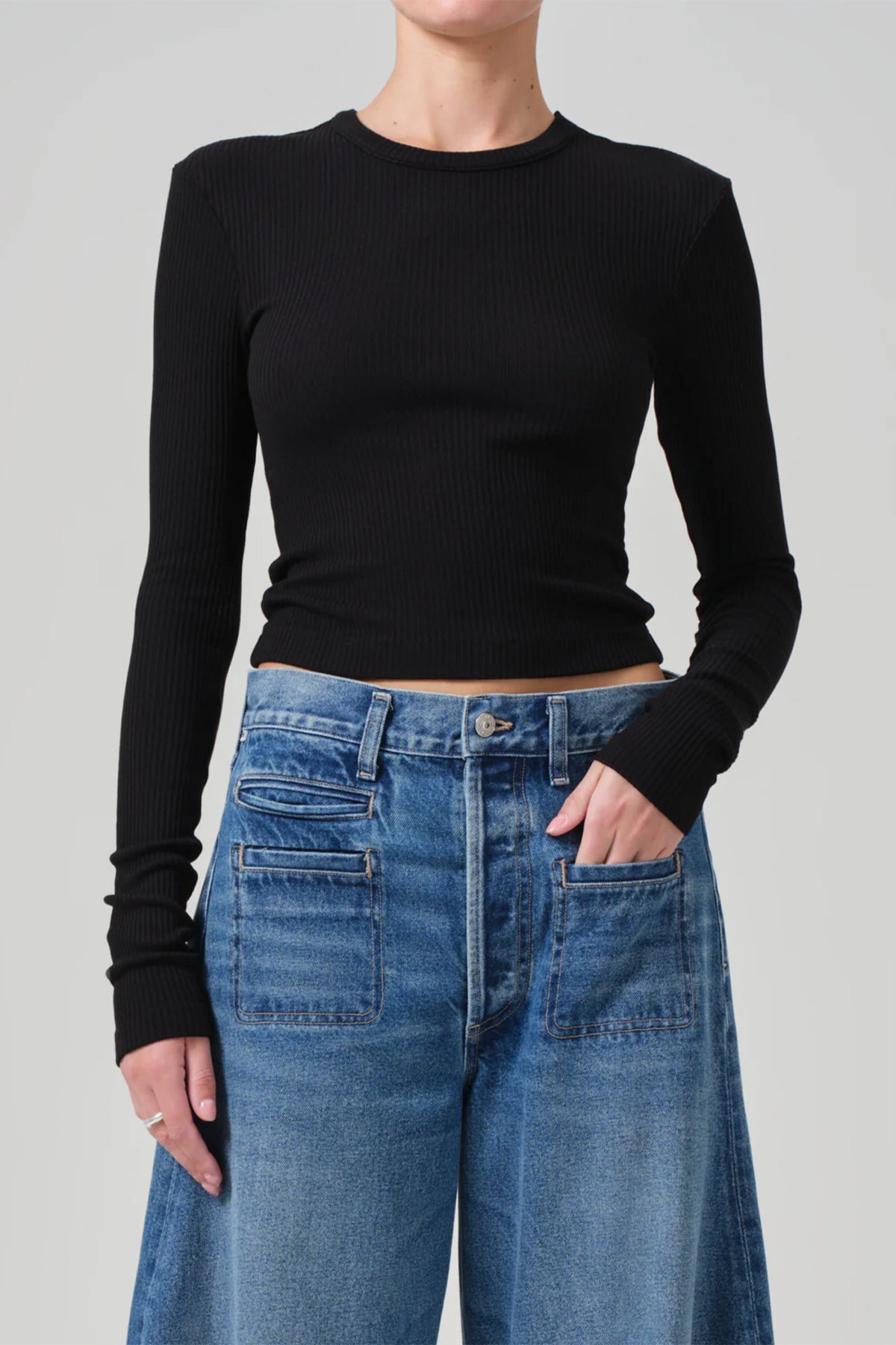 Cropped Faena Crewneck in Black - shop - olivia.com