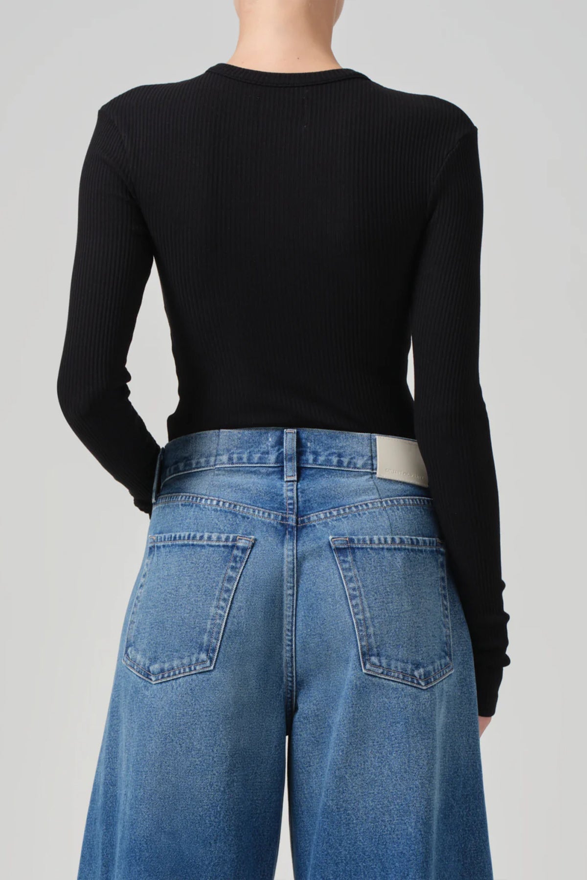 Cropped Faena Crewneck in Black - shop - olivia.com