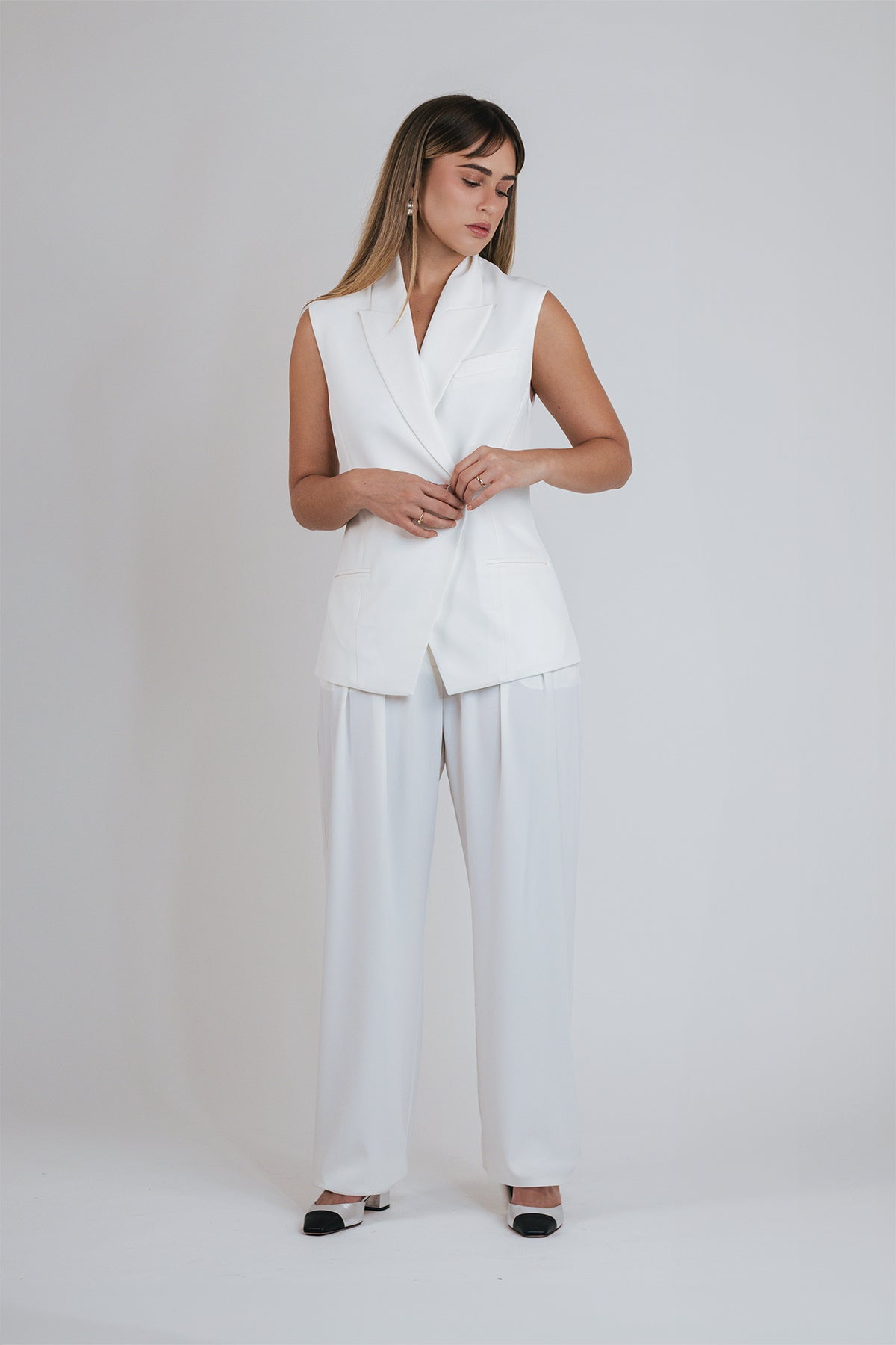 Double Pleat Trouser in Ivory Crepe - shop - olivia.com