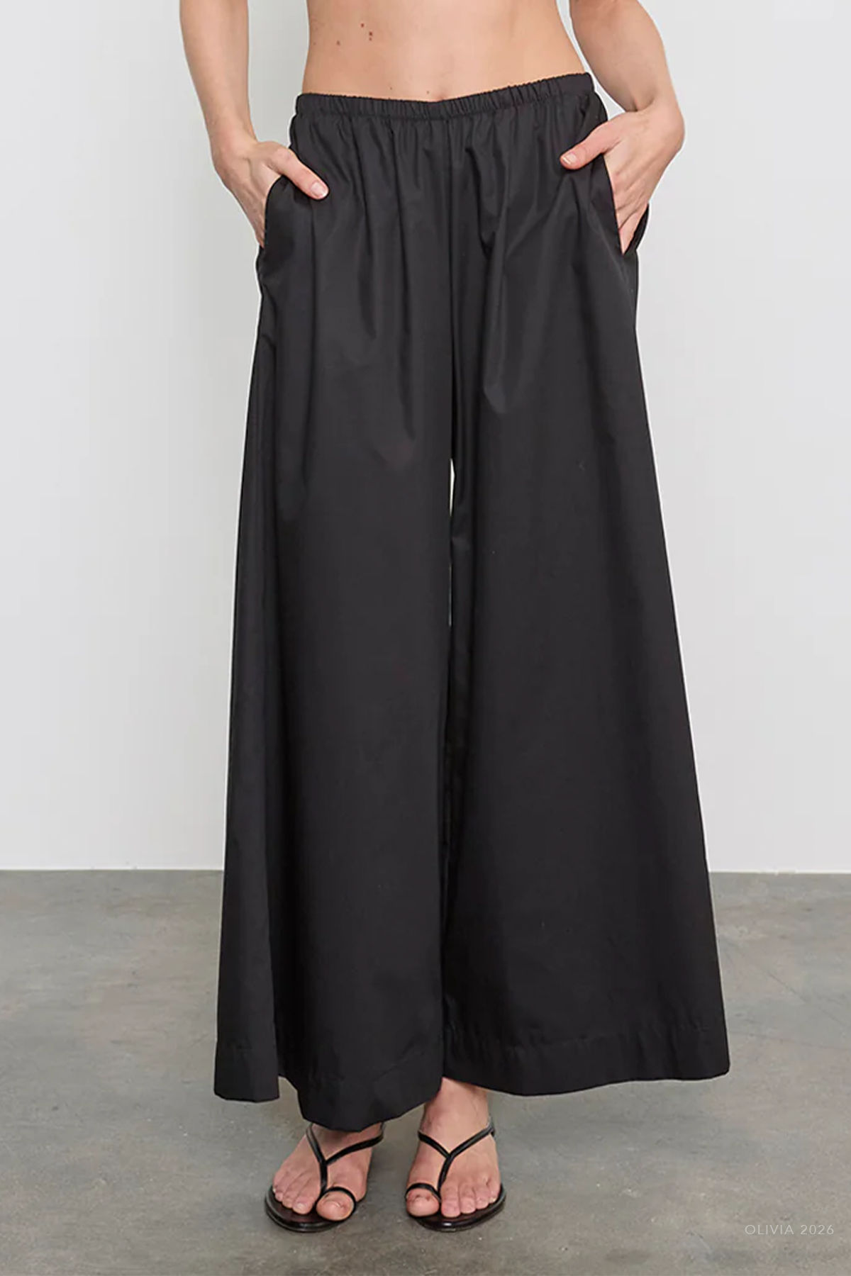 Cotton Cropped Palazzo Pant in Black