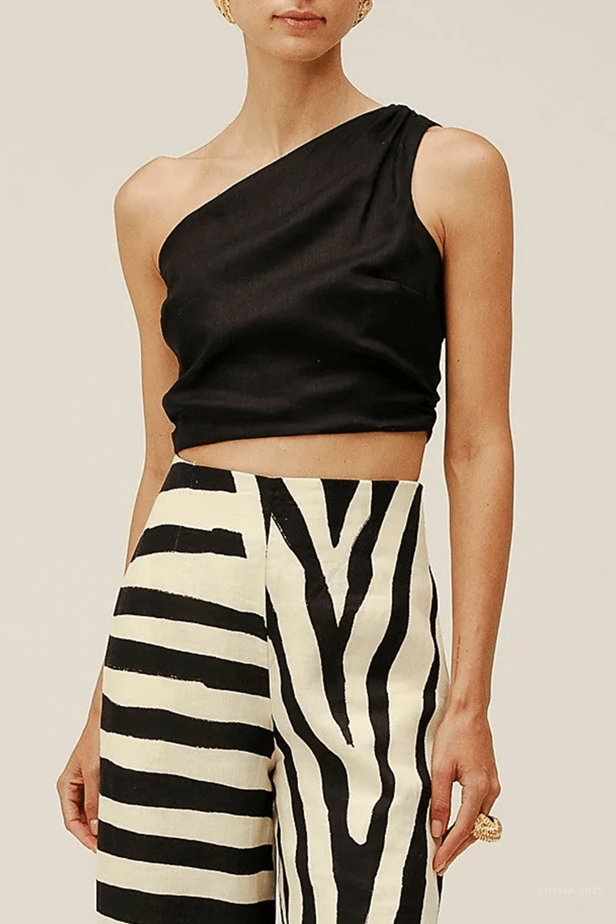 Escalante Top in Caviar - shop - olivia.com