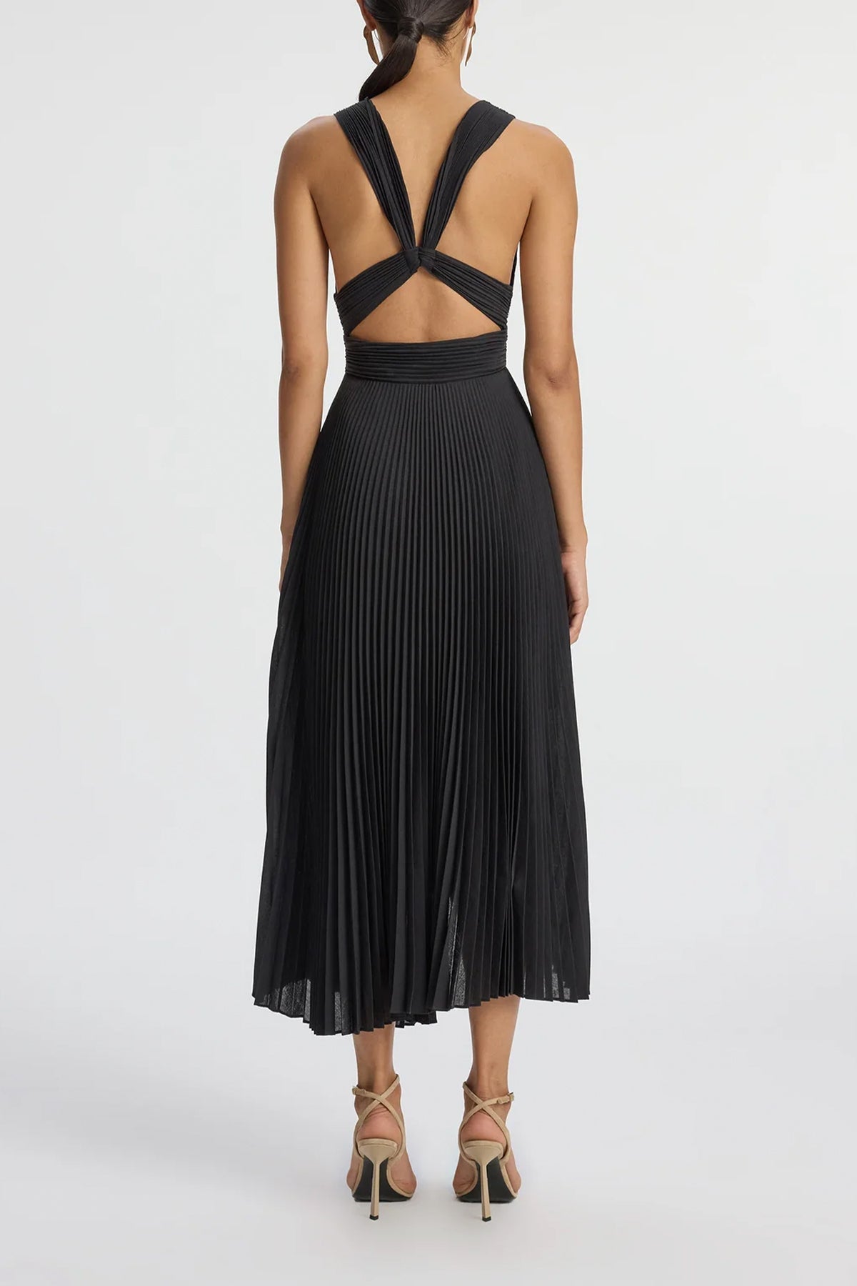 Everly Pleated Midi Dress in Black - shop-olivia.com