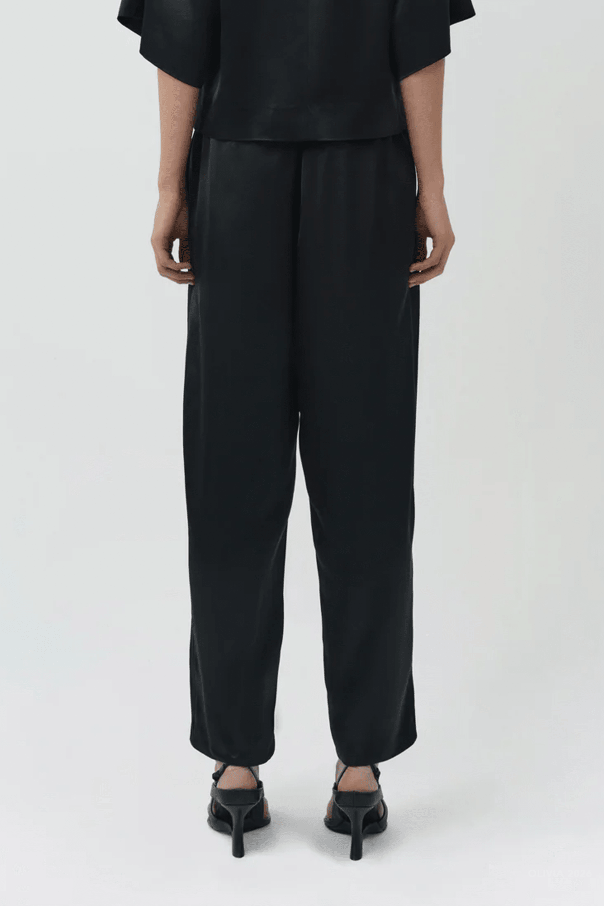 Faye Satin Side Slit Pant in Black - shop-olivia.com