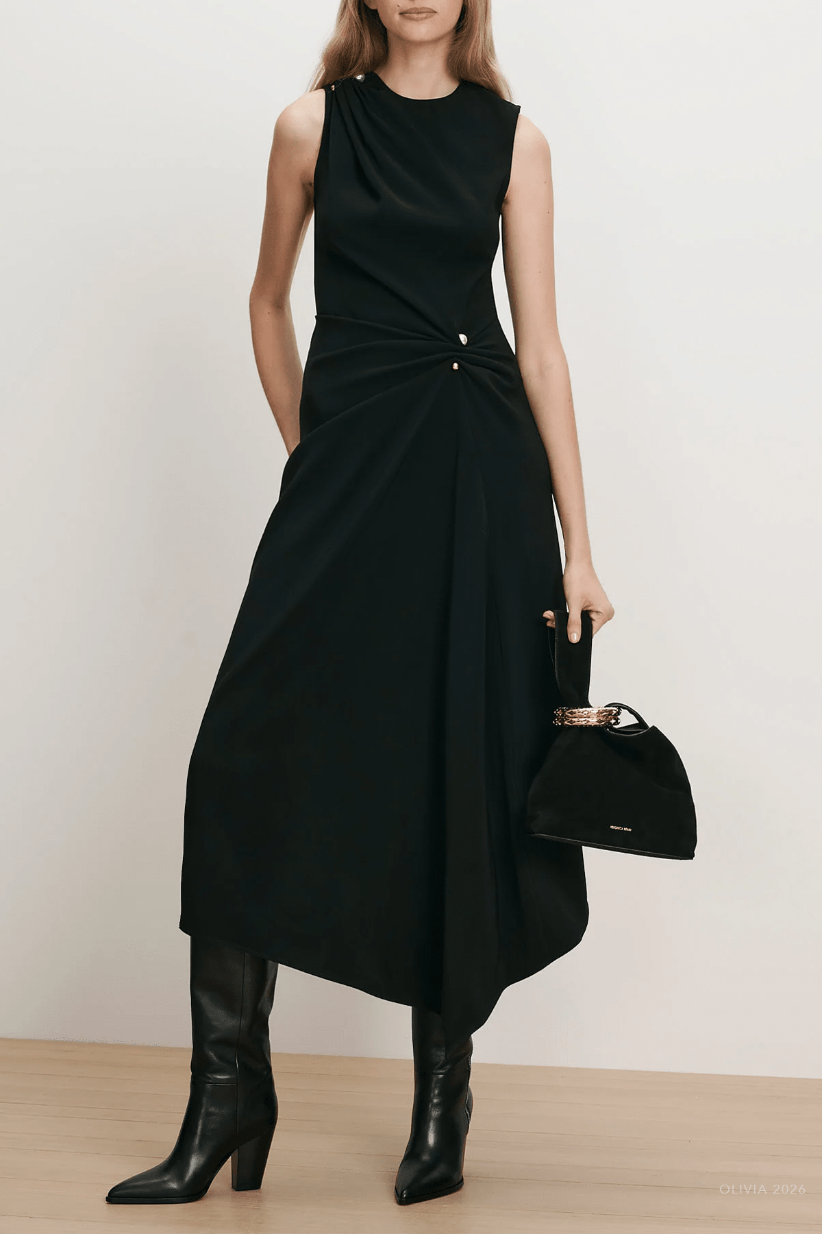 Freja Brooch Midi Dress in Black - shop-olivia.com