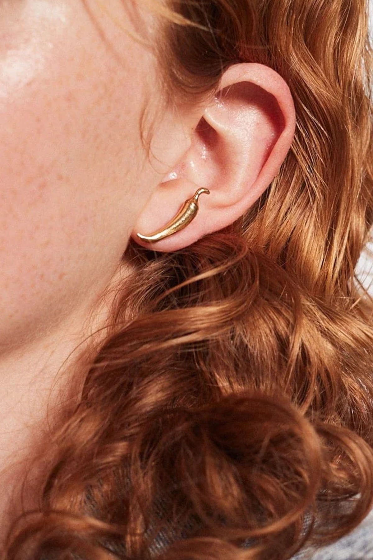 High Roller Chilli Studs in Gold - shop - olivia.com